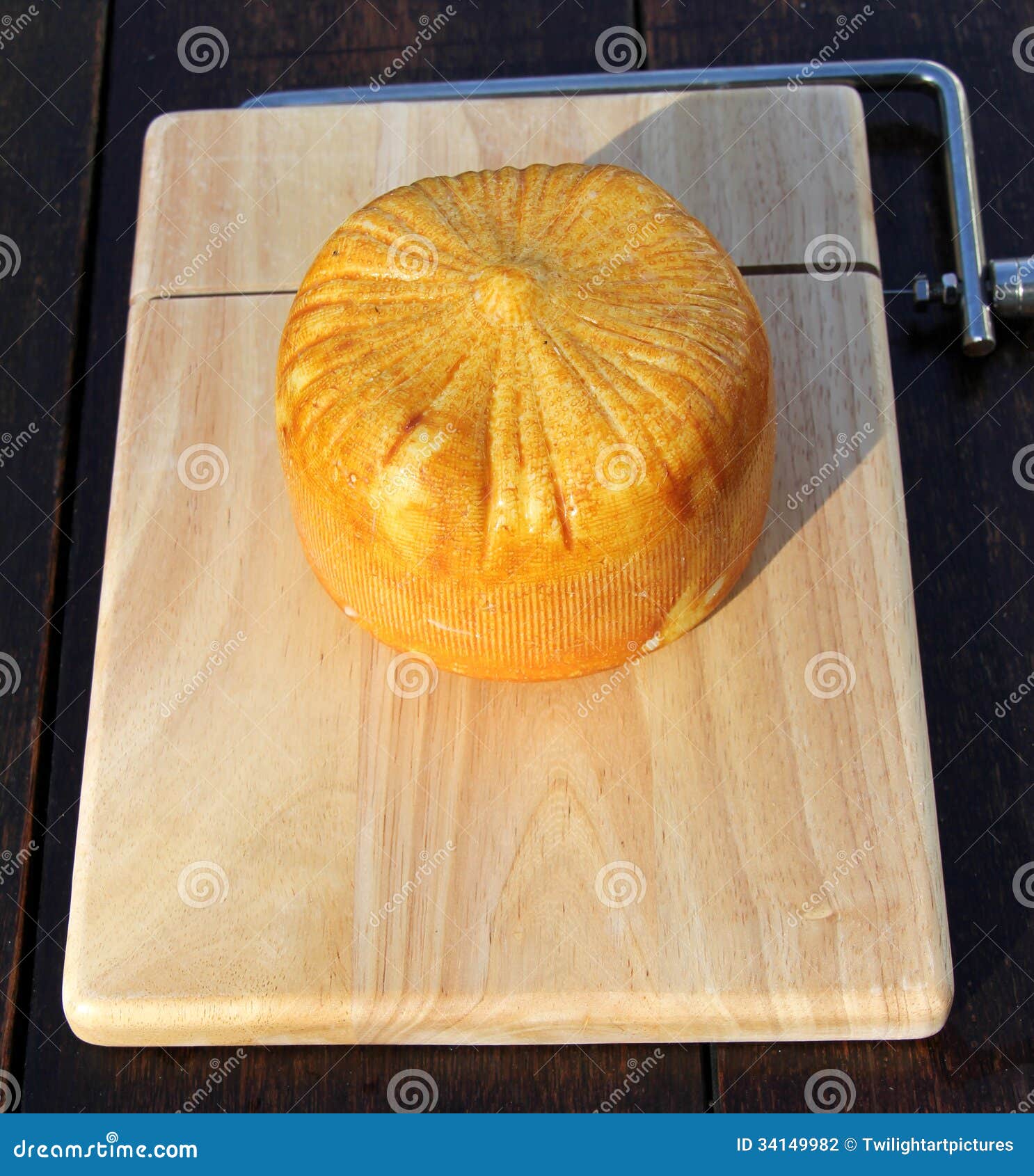 Goat cut cheese stock photo. Image of knife, geisskse 34149982