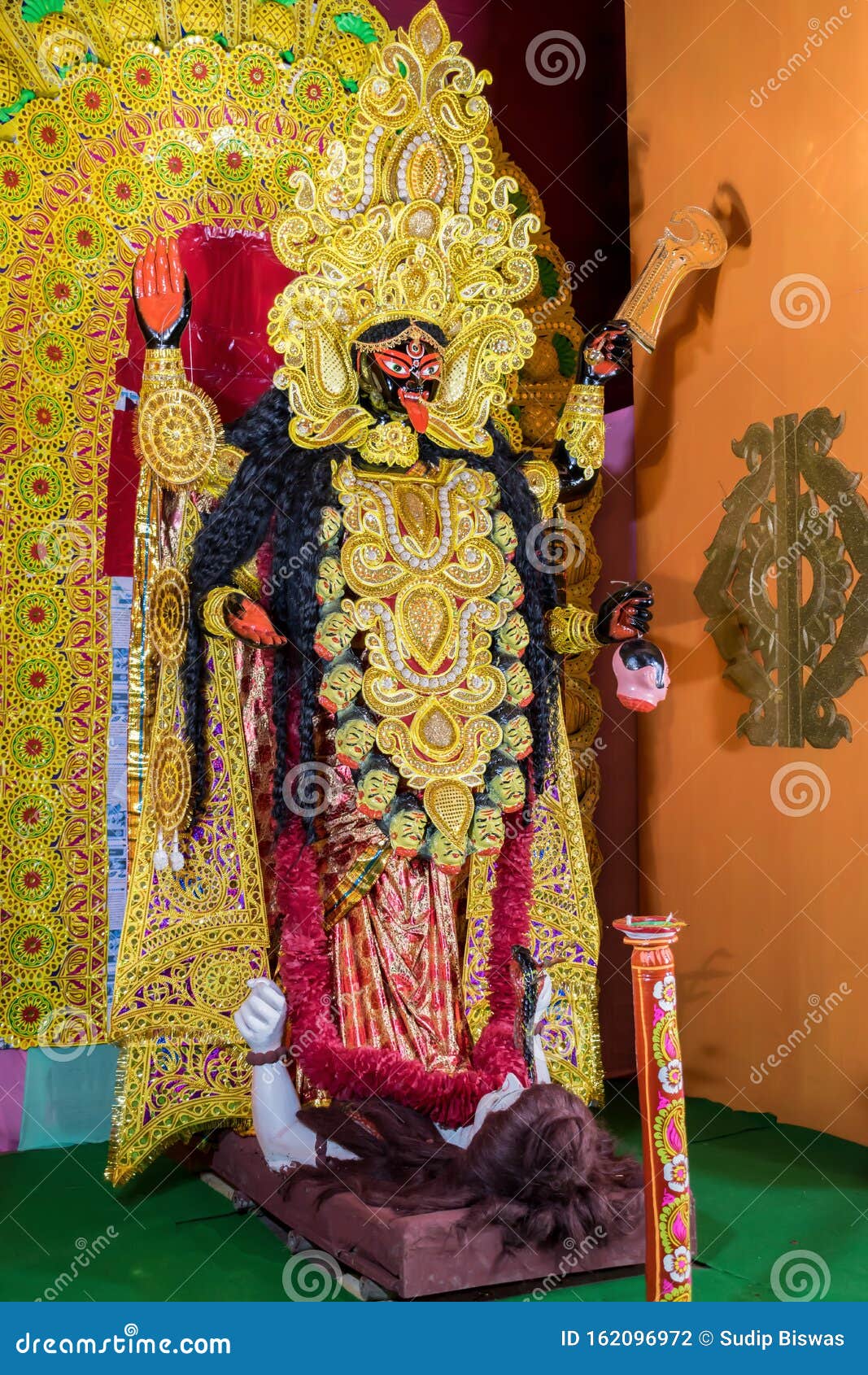 Goddess Kali Idol Decorated at Puja Pandal, Kali Puja Also Known As Shyama  Puja or Mahanisha Puja, is a Festival Dedicated To the Stock Photo - Image  of colorful, kolkata: 162096972