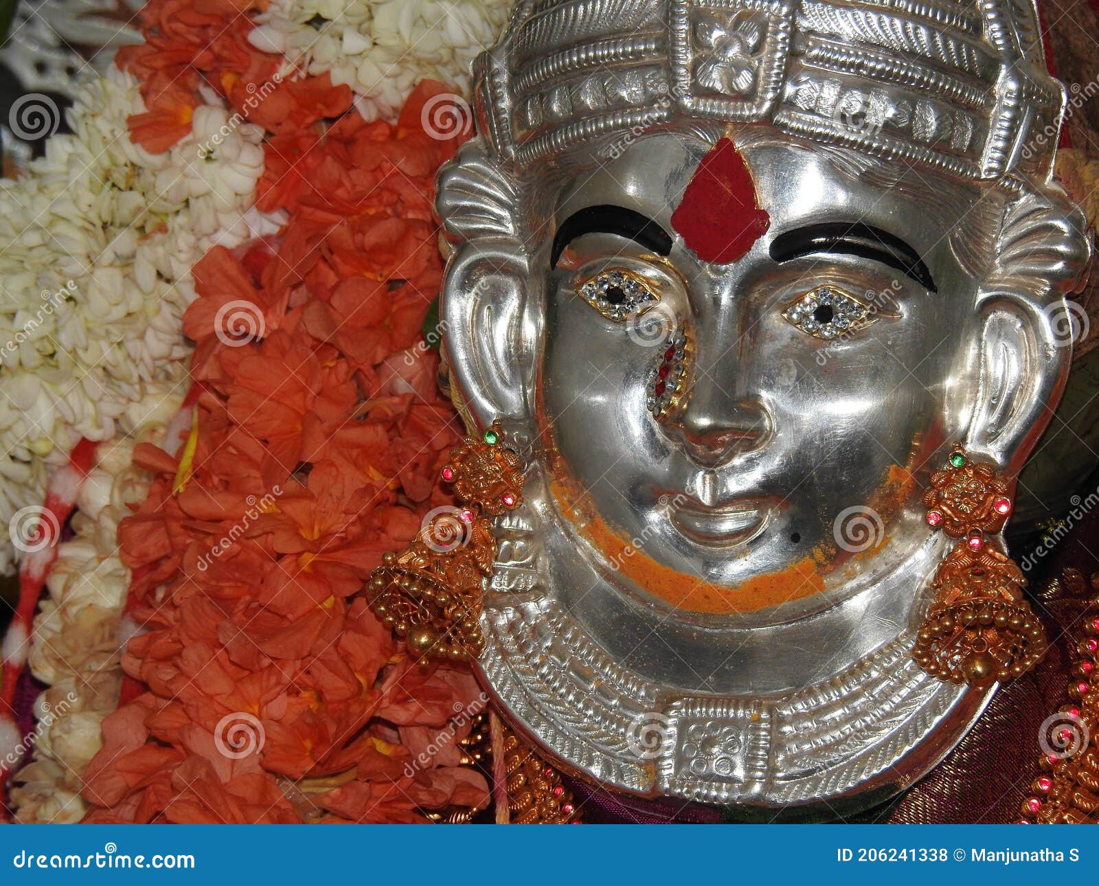 Goddess Lakshmi Statue Decoration Using Flower and Gold Jewellery during  Festival of Vara Mahalakshmi Festival. Varalakshmi Vratam Stock Photo -  Image of field, face: 206241338