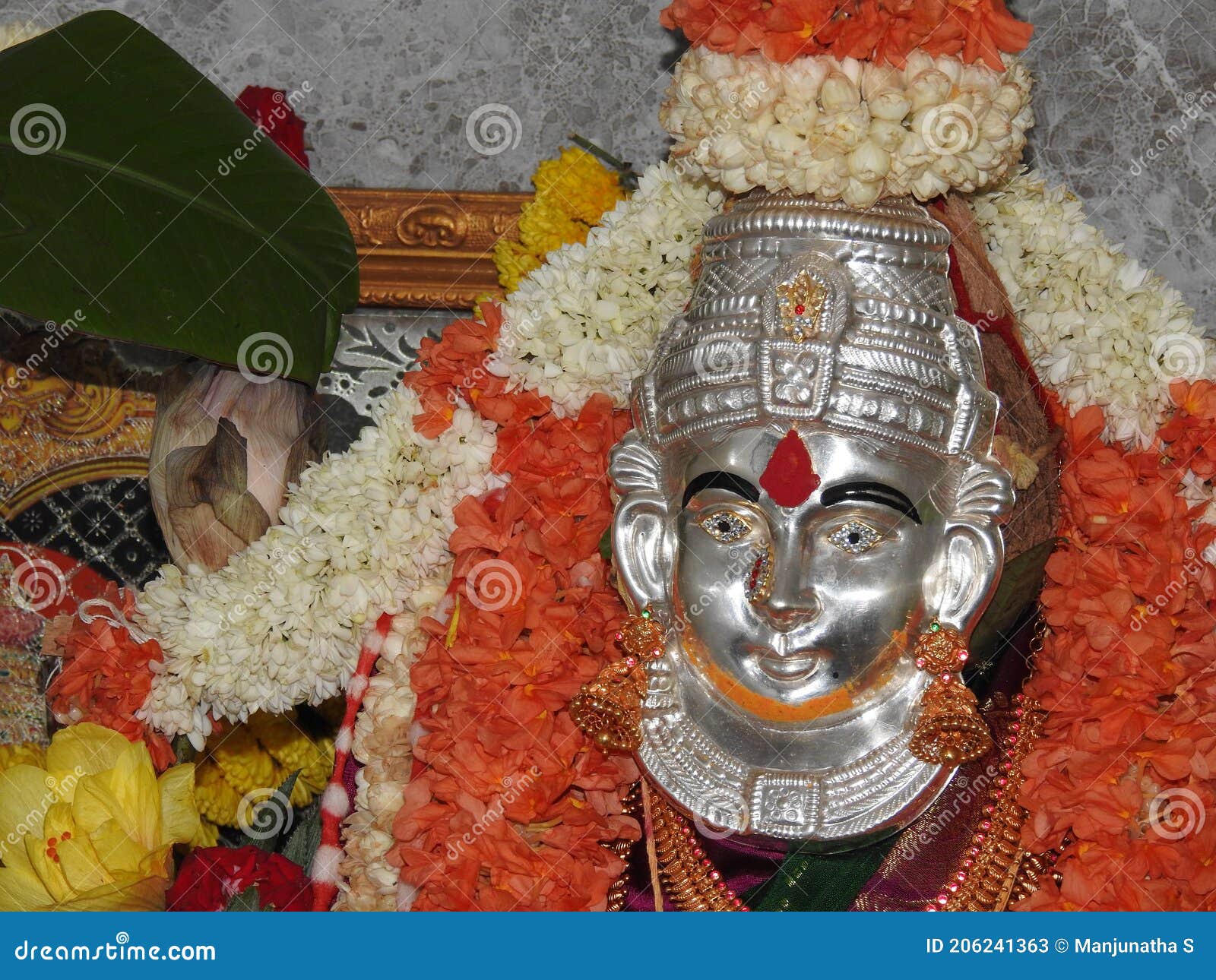 Goddess Lakshmi Statue Decoration Using Flower and Gold Jewellery during  Festival of Vara Mahalakshmi Festival. Varalakshmi Vratam Stock Image -  Image of decoration, costume: 206241363