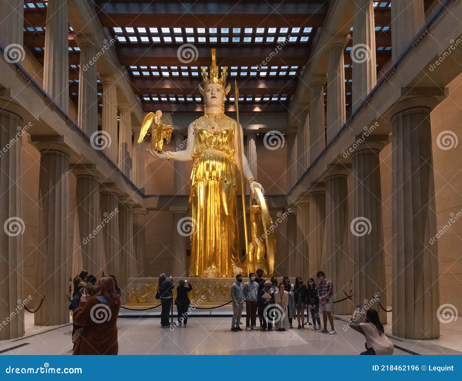 statue of athena in the parthenon