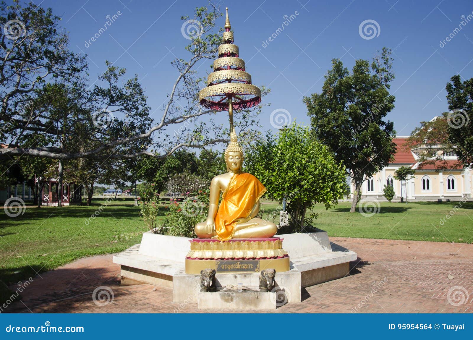 Gold Buddha Statue in Garden at Outdoor Editorial Stock Image - Image ...