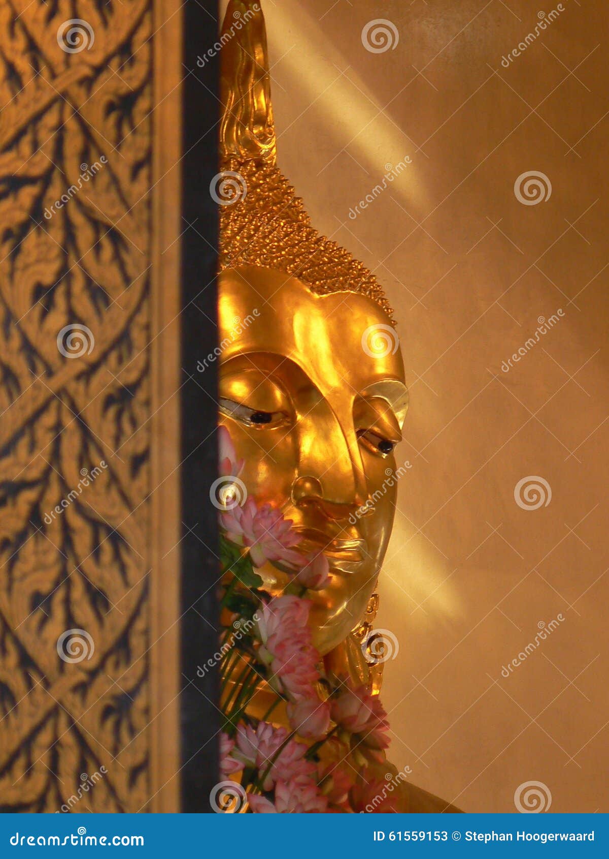 gold buddha statue, wat traimit temple, bangkok, thailand