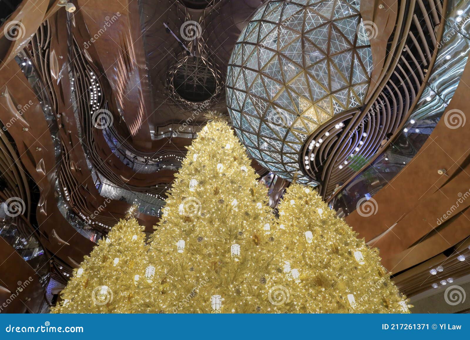 The Gold Christmas Tree at the K11 Musea, Hk 24 DEC 2020 Editorial