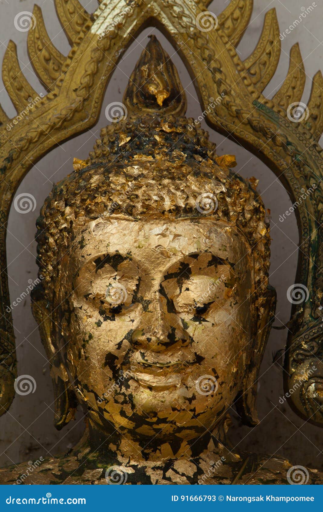 gold plates on face buddha,the buddha statue to gild with gold l