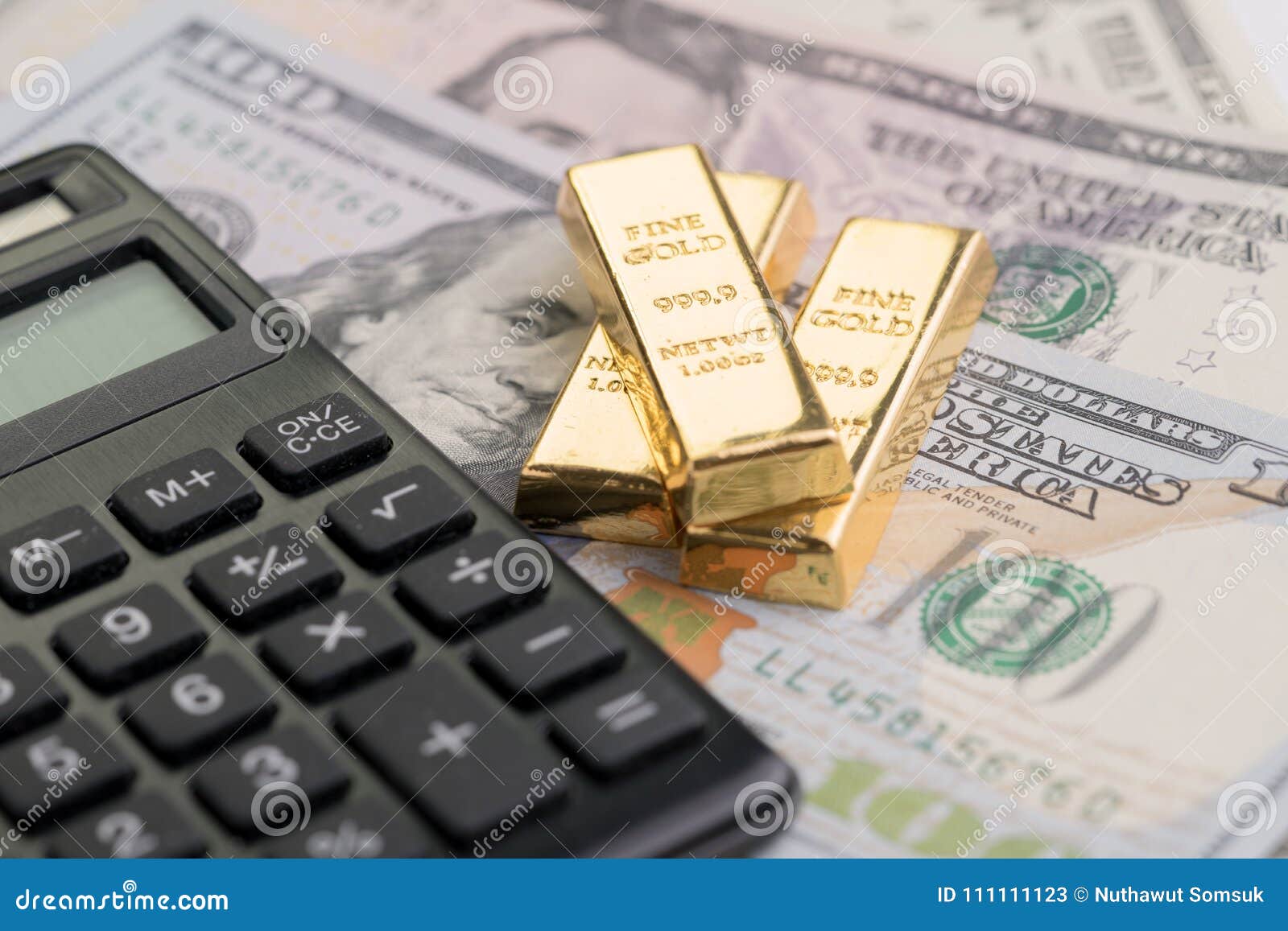 Goldbarren Oder Goldbarrenbarren Auf Stapel Von Geld US ...