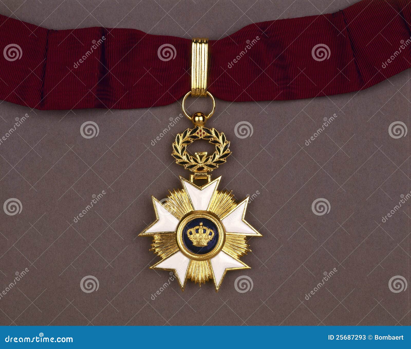 a golden awarded for valor