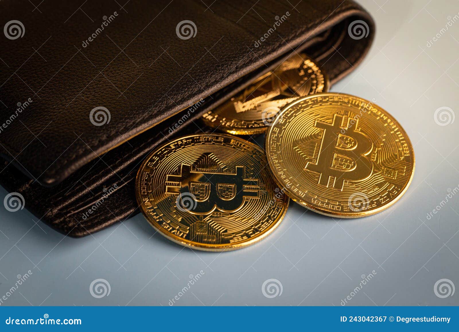 Golden Bitcoin Token Falling Out of a Wallet. Editorial Photography - Image  of golden, gold: 243042367