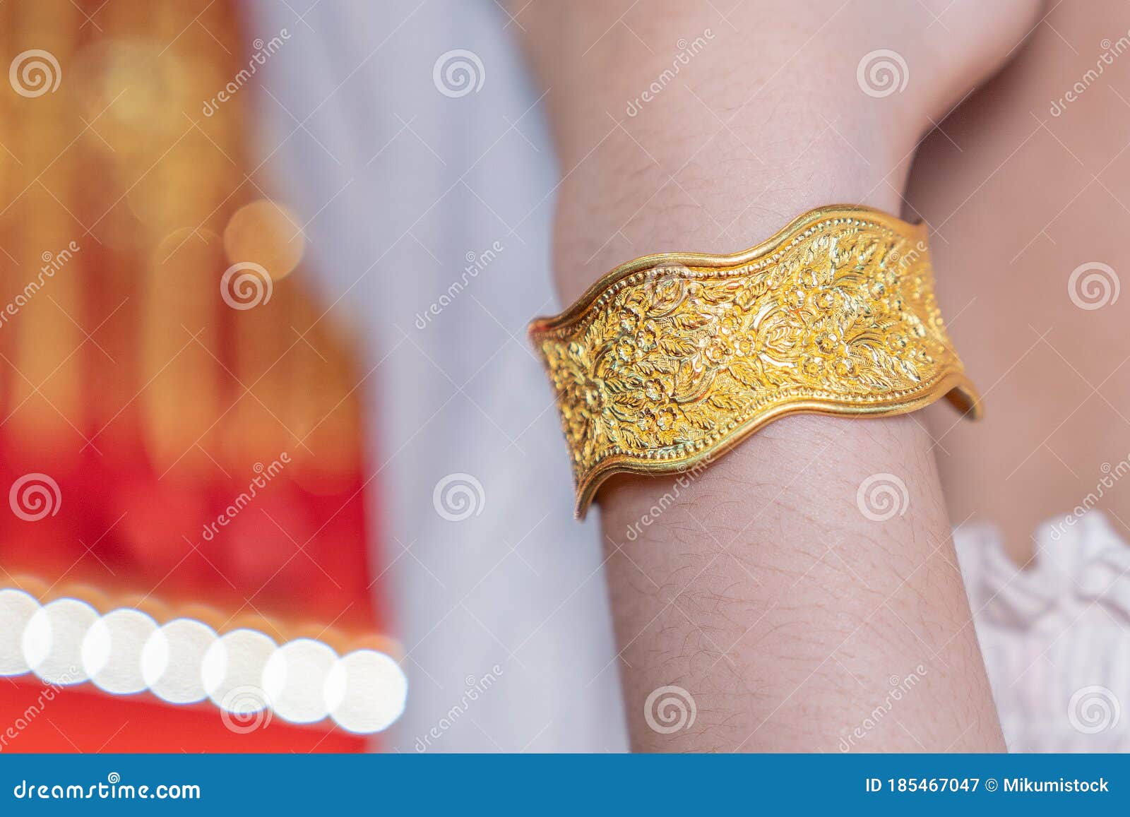 Luxury Gold Bracelet Golden Dragon Pixiu Stock Photo 1750055801 |  Shutterstock