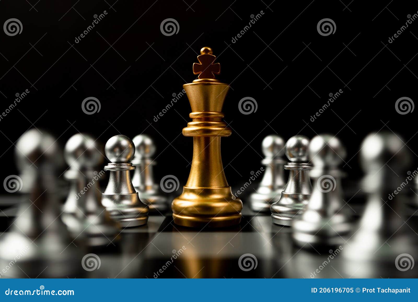 Gold Chess King Figura E Checkmate Enermy Ou Adversário Durante A