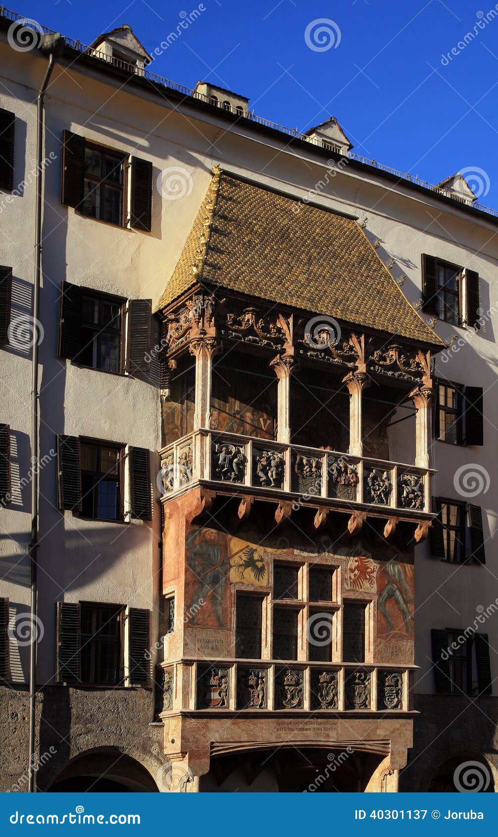golden dachl balcony in innsbruck