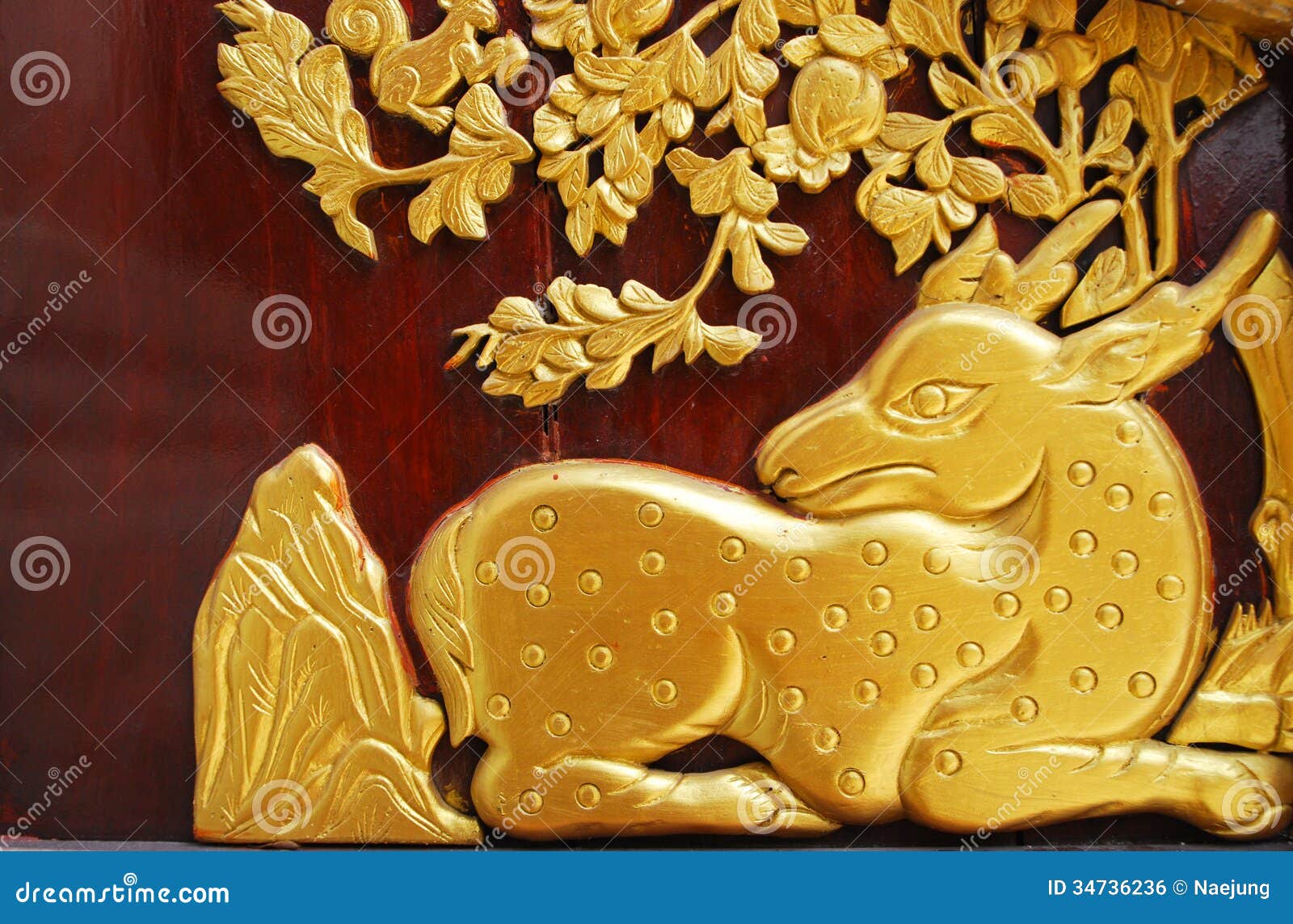 Golden Deer On Wall Royalty Free Stock Image - Image: 347362361300 x 945