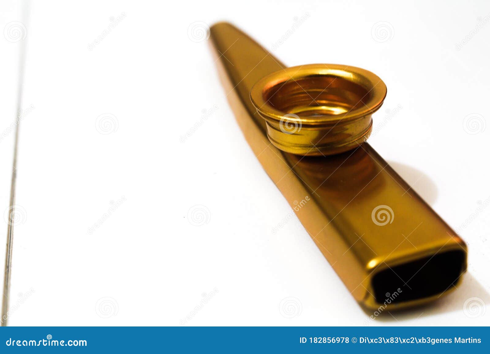 Kazoo instrument hi-res stock photography and images - Alamy
