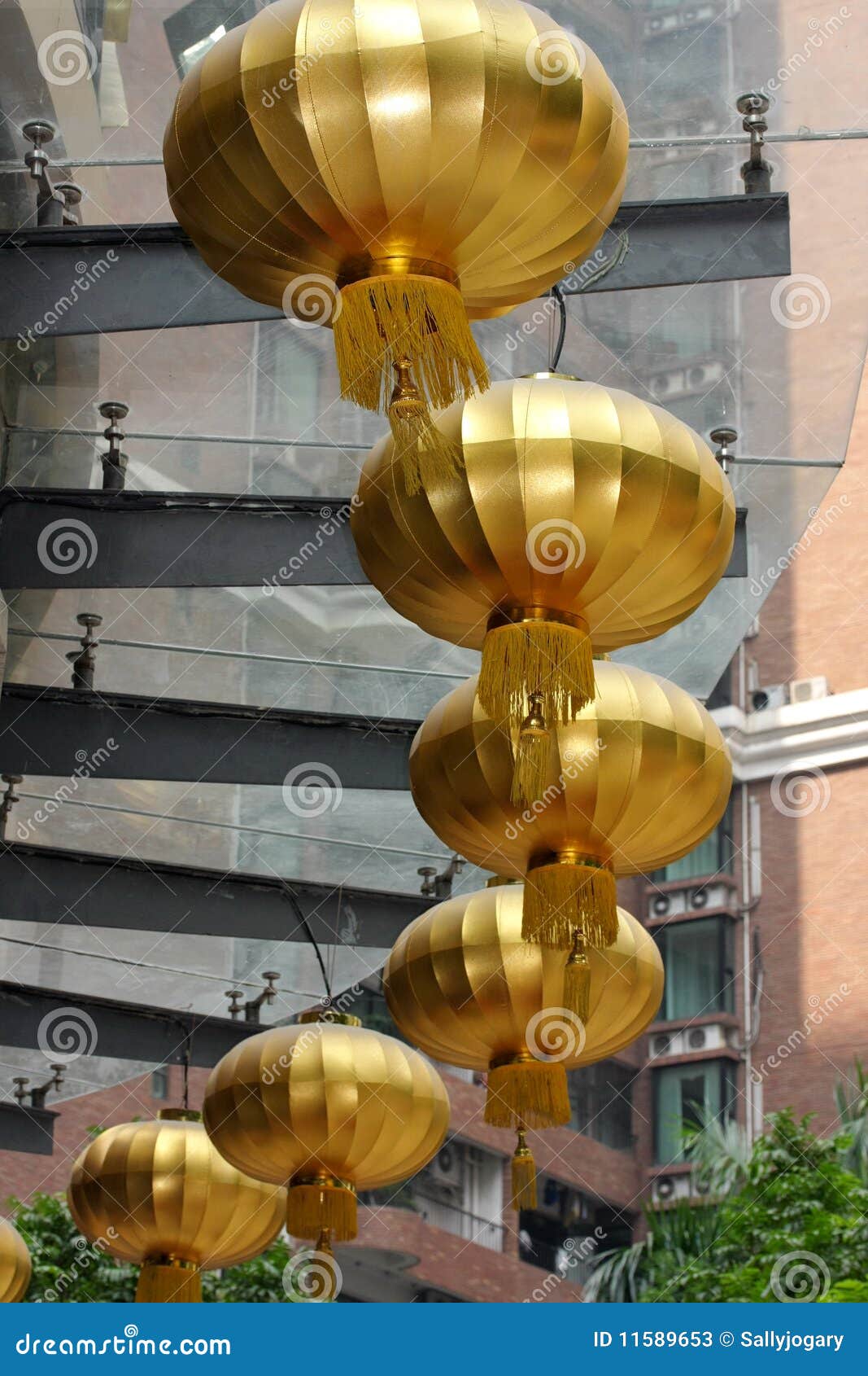 Golden Lanterns stock image. Image of guangzhou, beacon 11589653