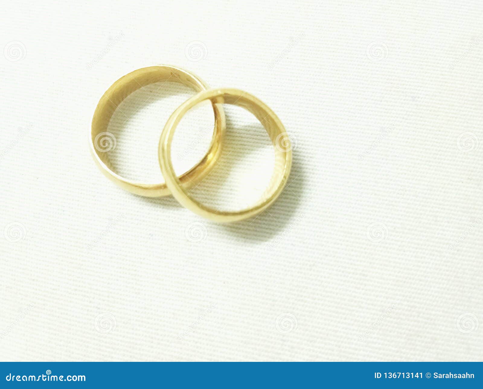 Manufacturer of 22kt gold cz round shape ring llr114 | Jewelxy - 155945
