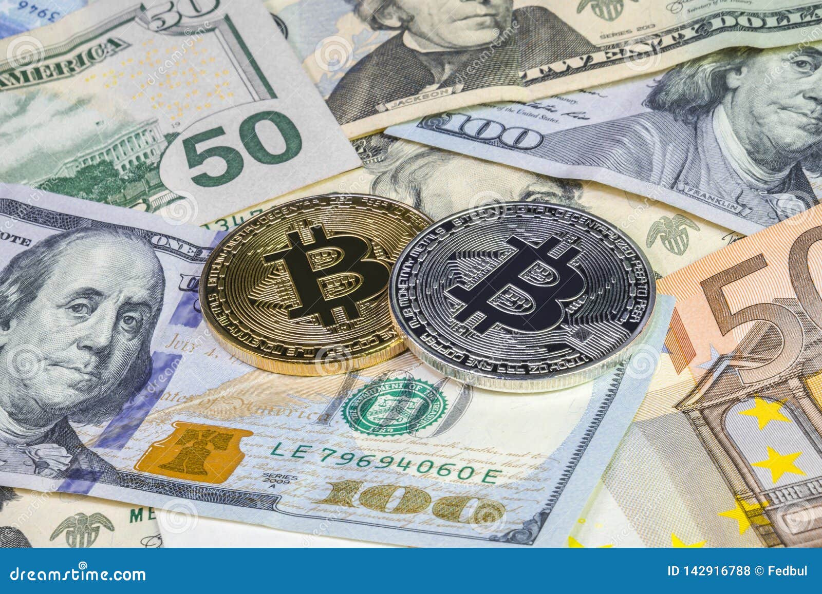 Convertiți Bitcoins (BTC) şi Euro (EUR): Calculator schimb valutar