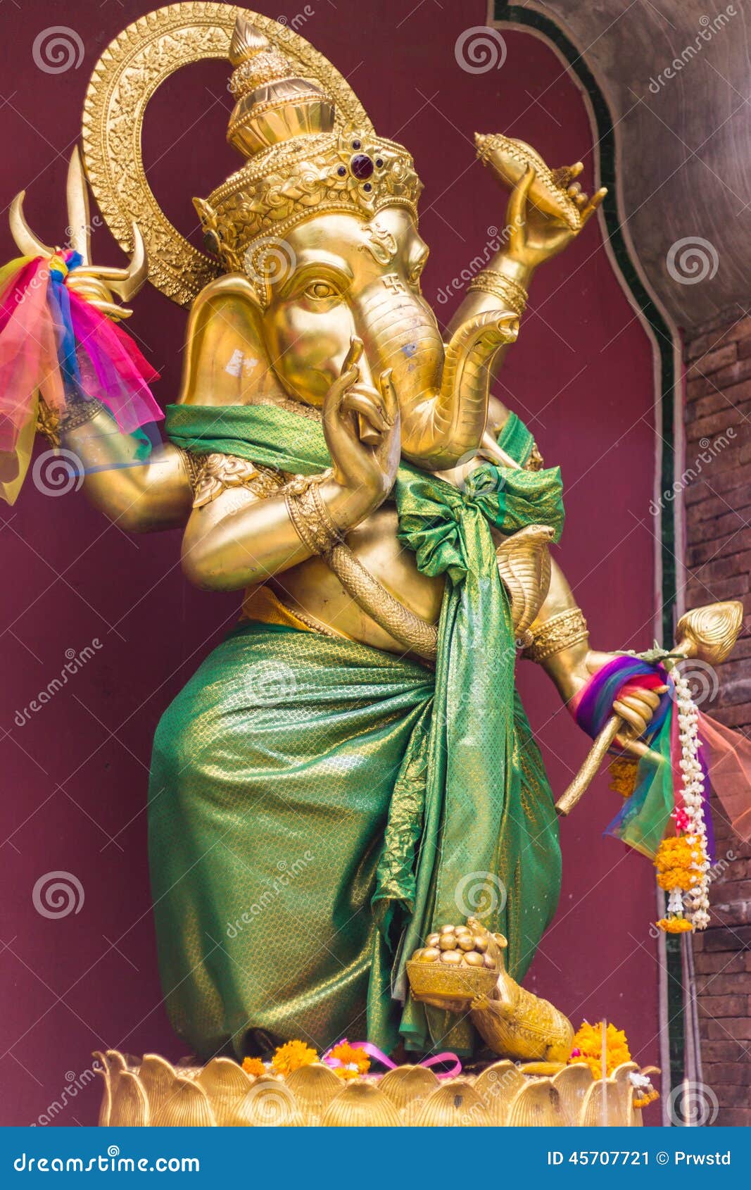 Golden statue of Ganesha stock image. Image of exoticism 45707721
