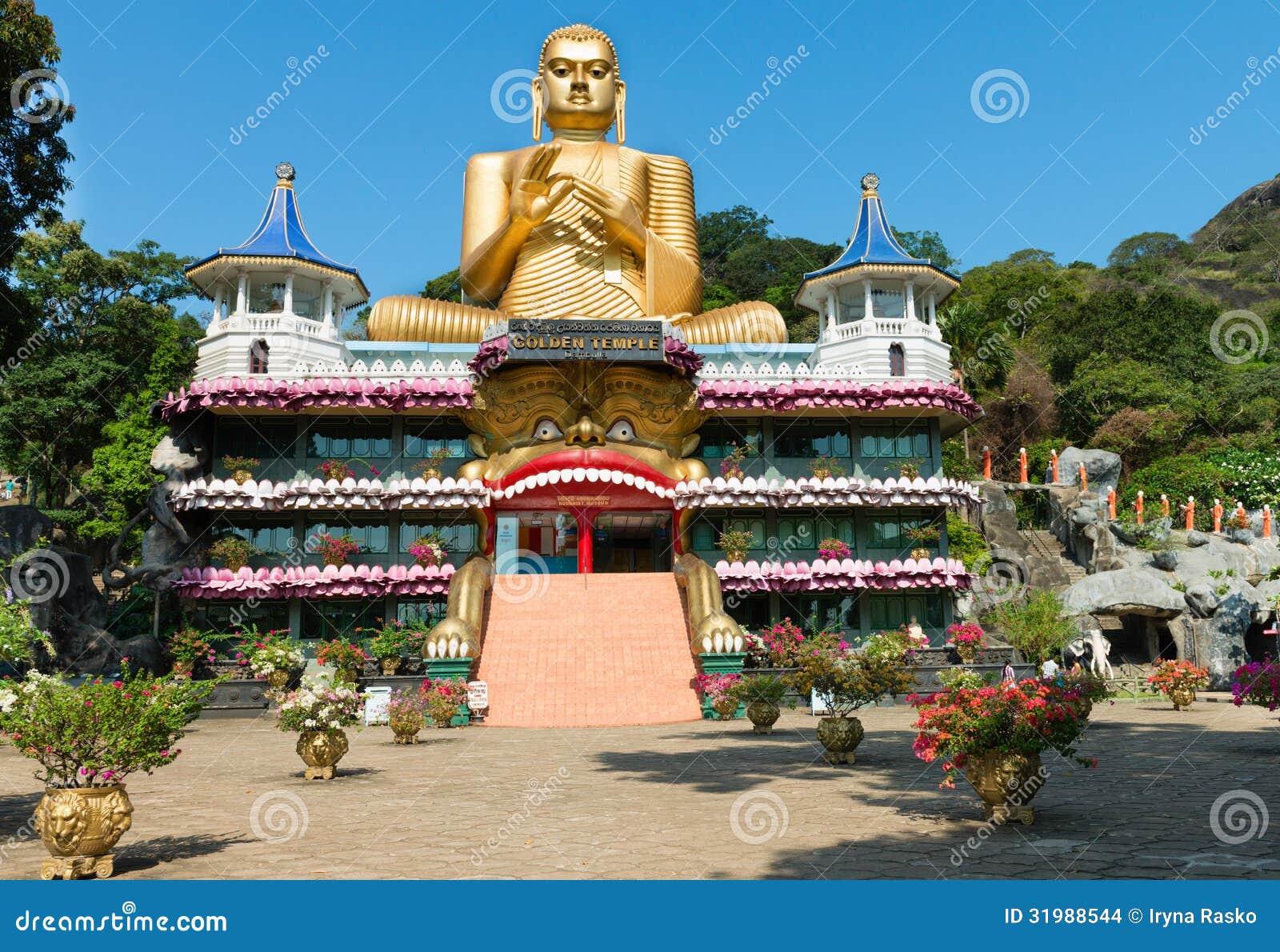 golden temple of dambulla, sri lanka