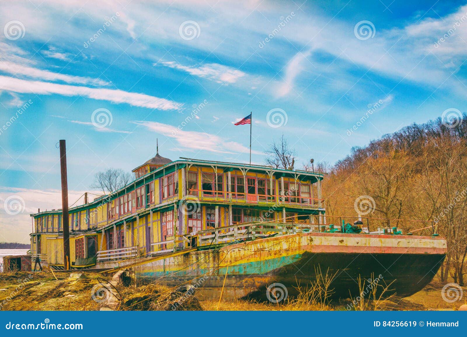 goldenrod showboat aground on the mississippi river