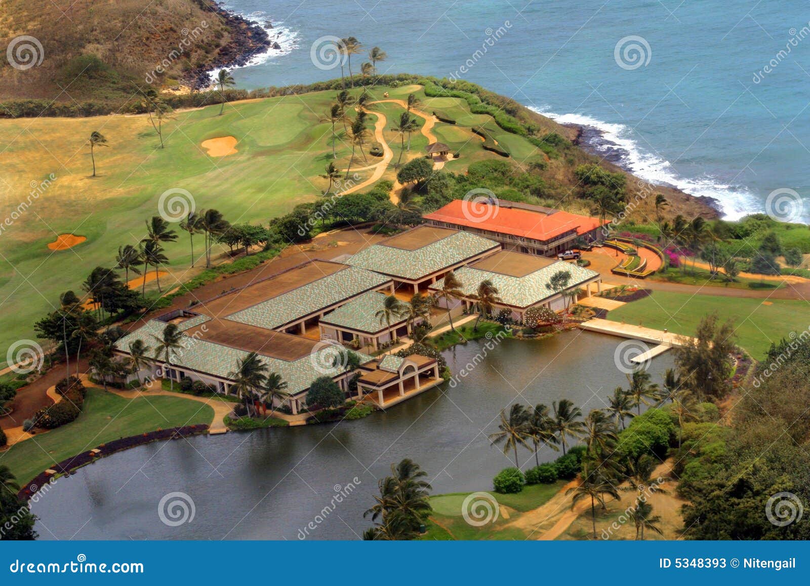 golf clubhouse in kauai