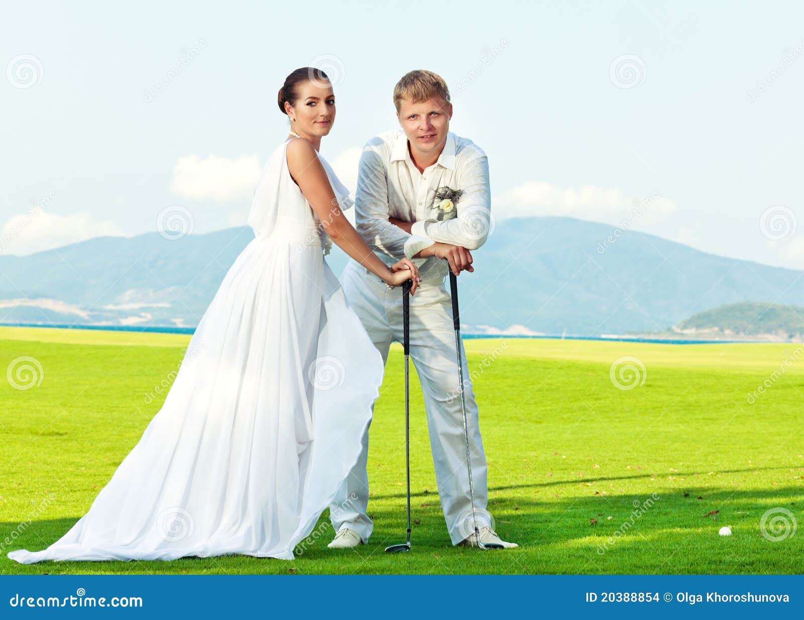 Golf de boda foto de archivo. Imagen de novia, apenas - 20388854, image size:1600x1233