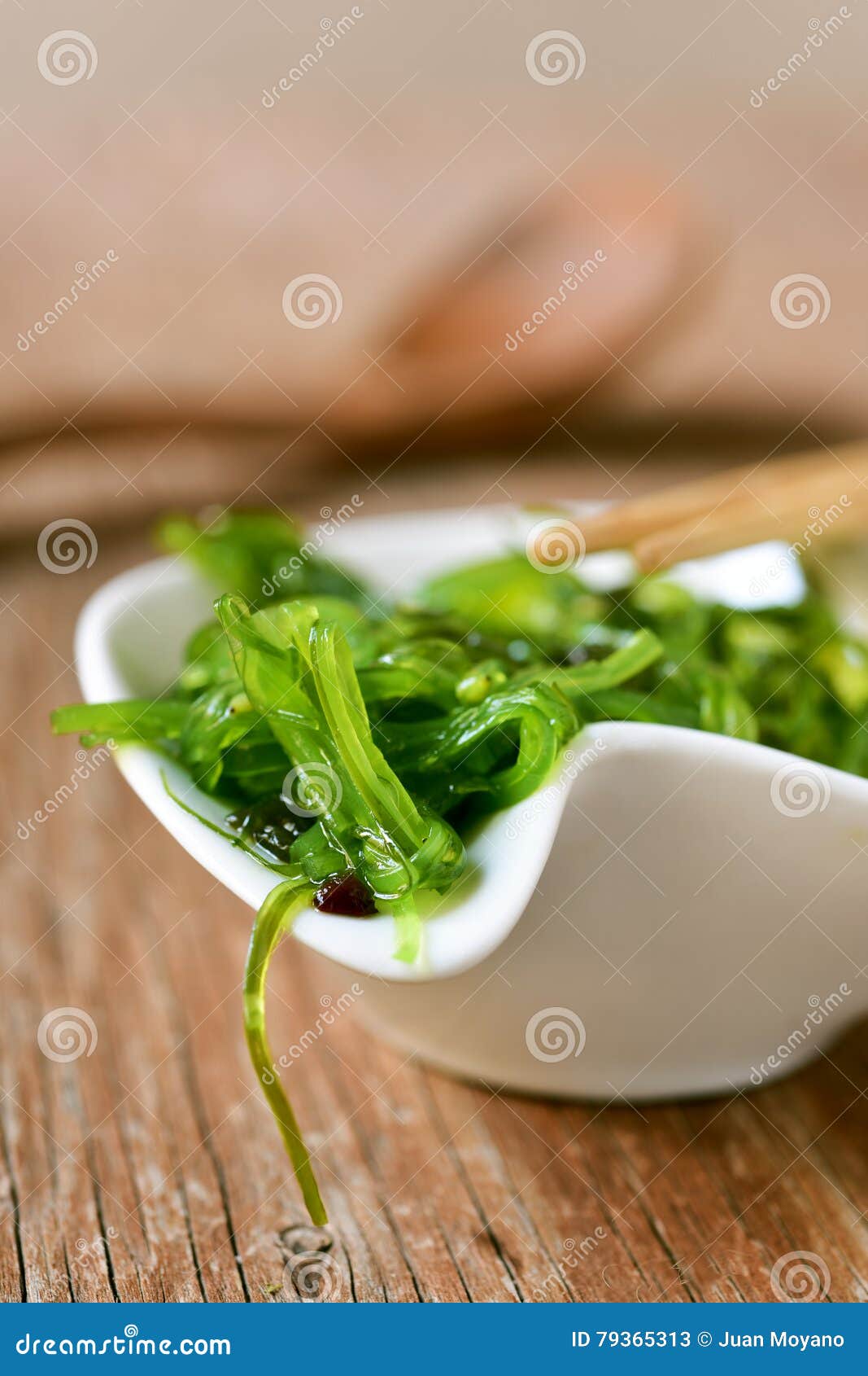 goma wakame or seaweed salad
