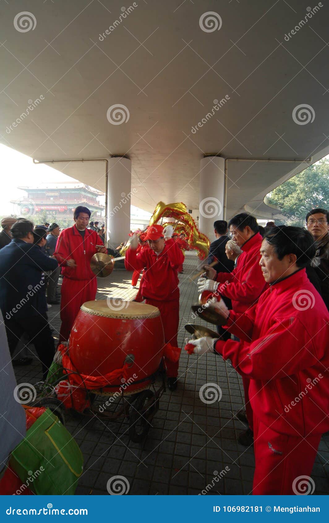 Gongos y tamboresShehuo foto editorial. Imagen de festival 106982181