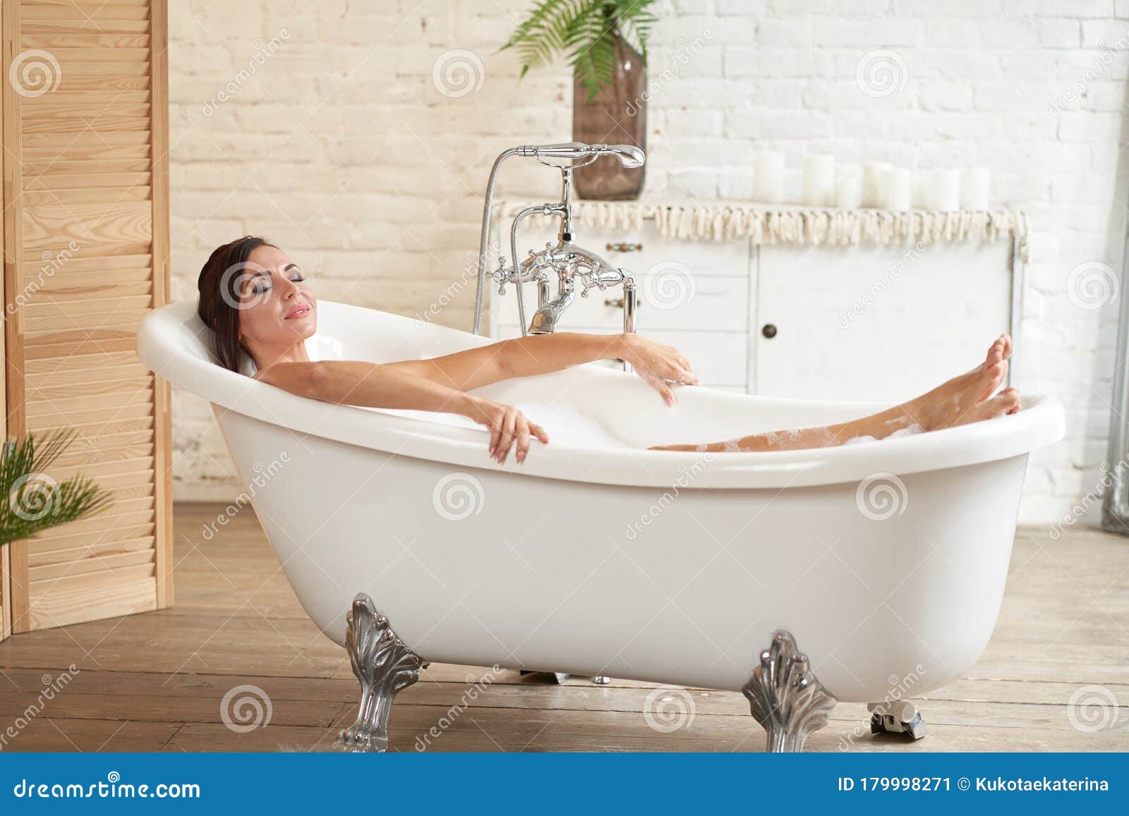 Gorgeous Beautiful Female Takes A Bath Relax In A Bubble Bath Stock Image Image Of Clean