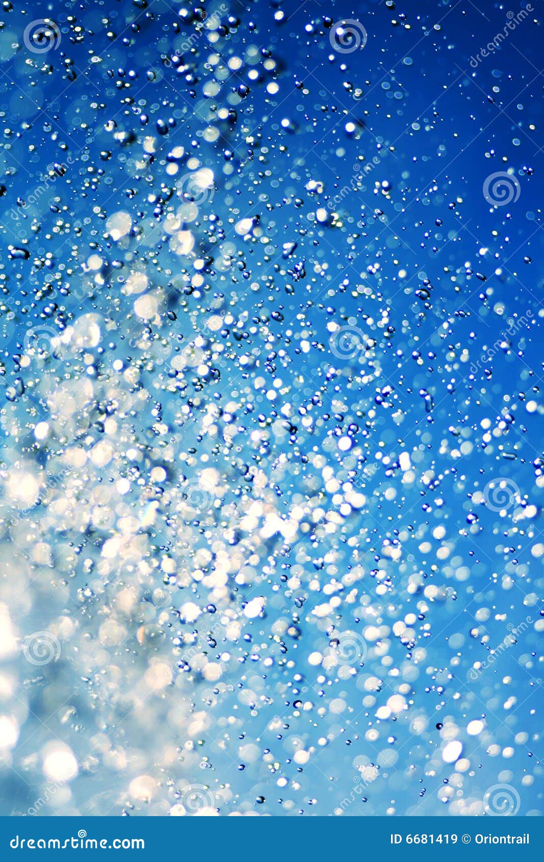 Gotas del agua dulce imagen de archivo. Imagen de extracto 6681419