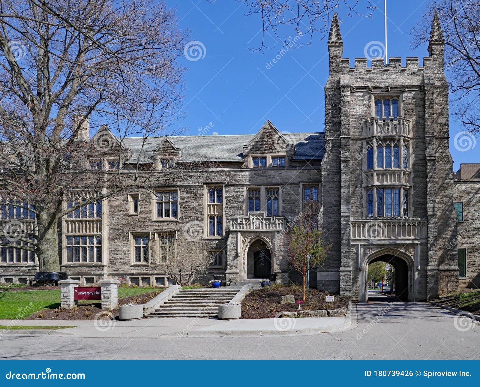 Gothic Style Building At McMaster University Editorial Photo - Image of  league, limestone: 180739426