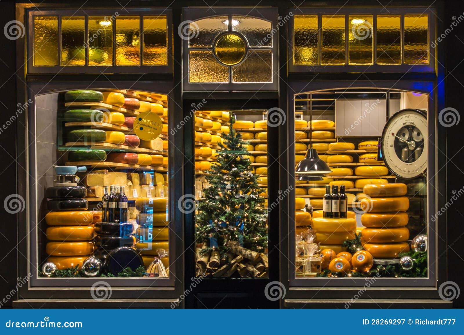 Gouda Cheese Shop editorial photography. Image of holland 28269297