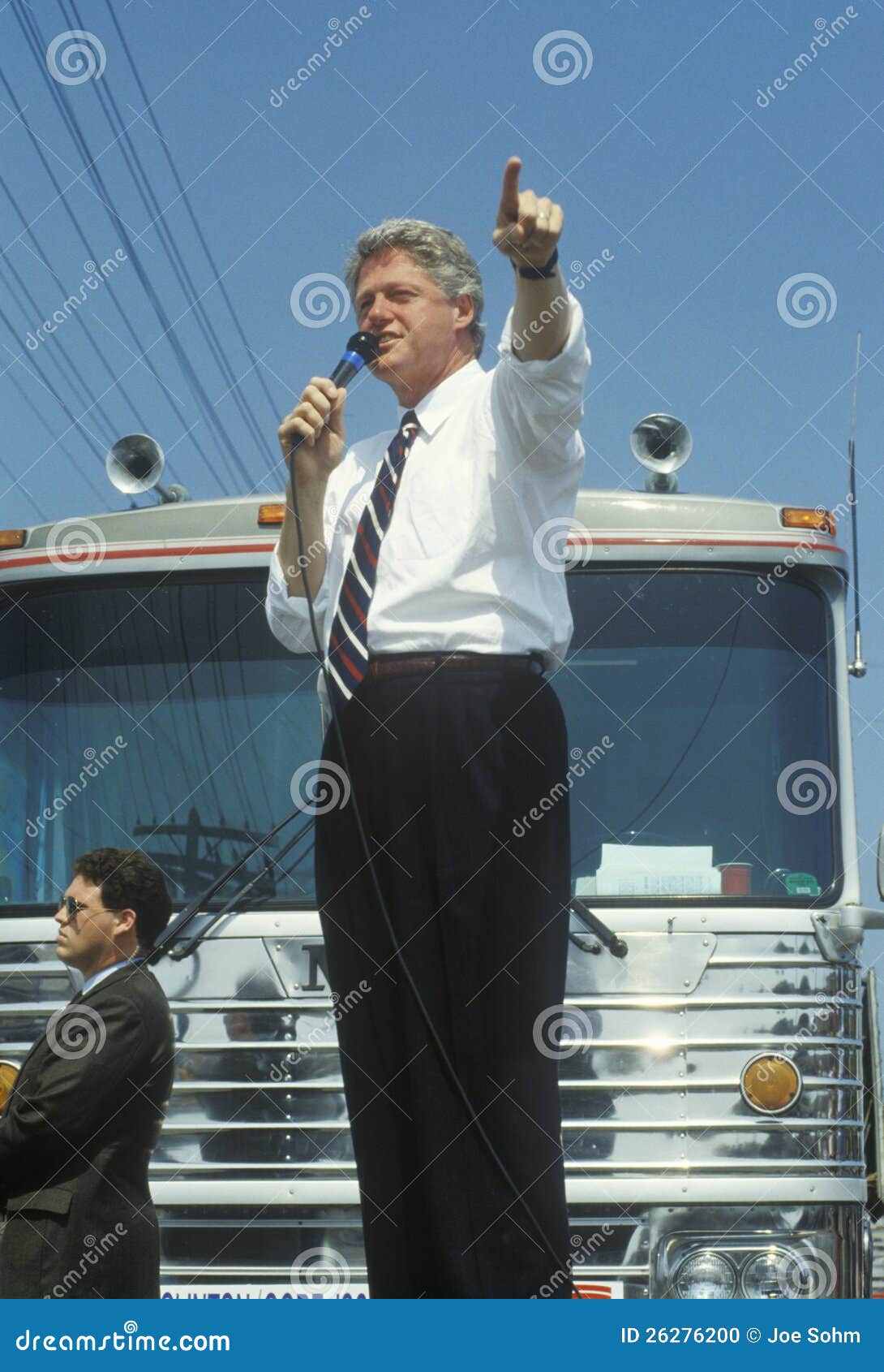 Governor Bill Clinton editorial image. Image of buscapade 26276200