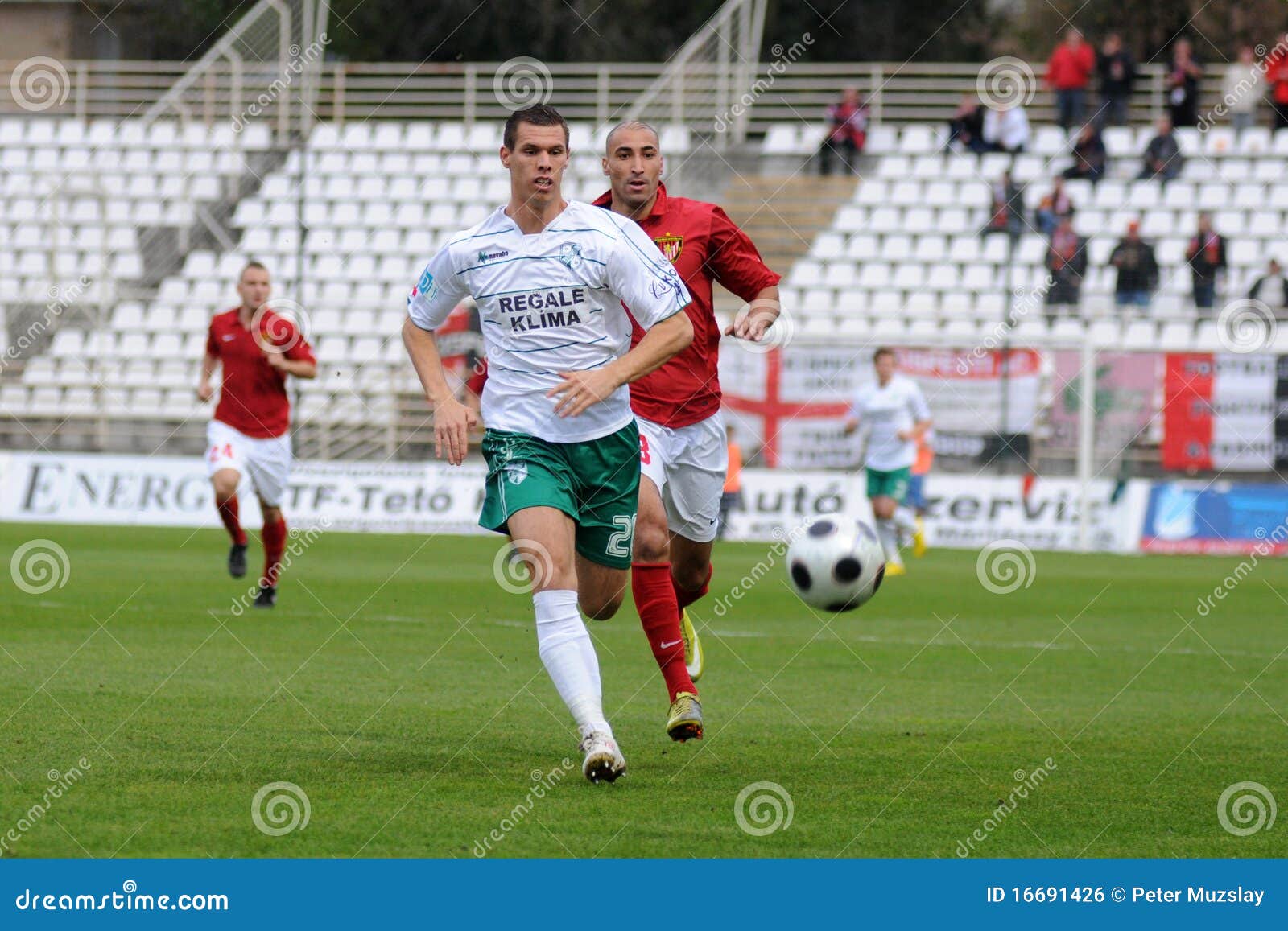 Gra honved kaposvar piłka nożna. 23 2010 akci Budapest mecz finałowy gruz honved 23 Hungary kaposvar krajowych Październik piłki nożnej tamas vs biel