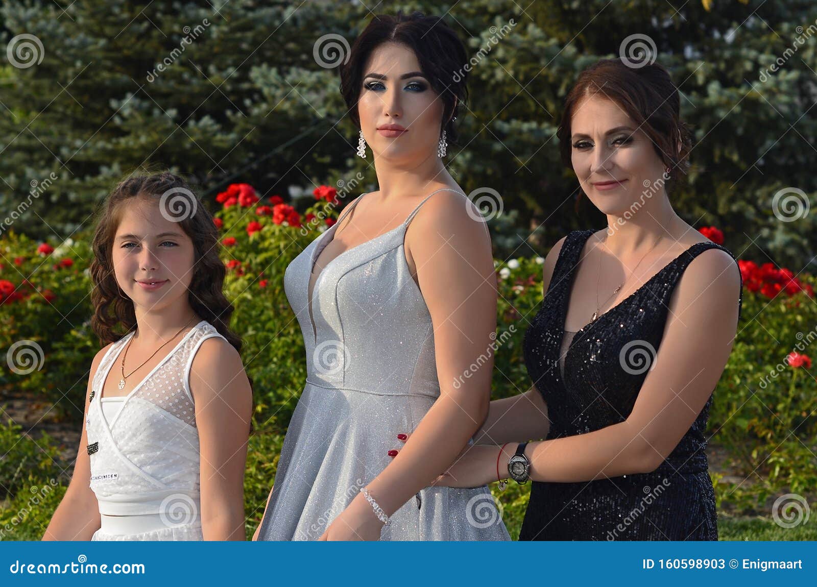 Zoutnet | News | Lucky girls stand a chance to win matric farewell dresses