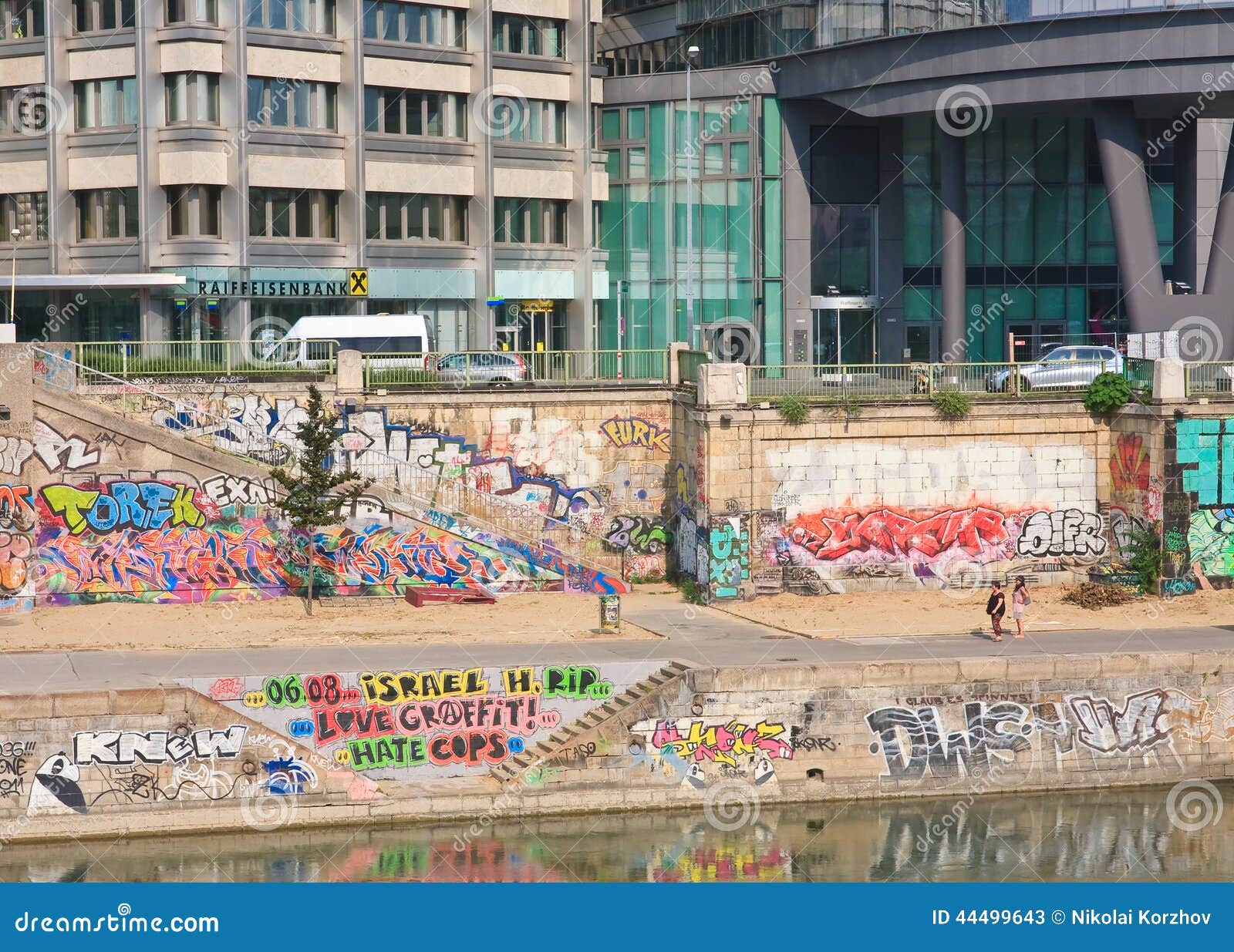 graffiti-danube-canal-vienna-austria-view-44499643.jpg