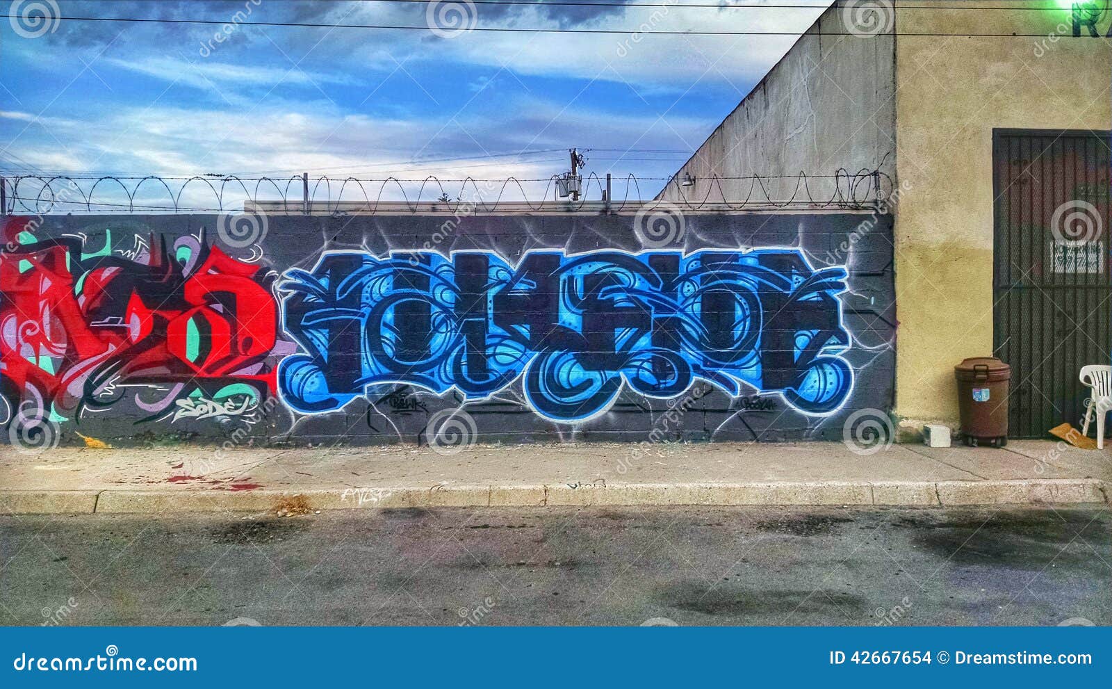 Graffiti editorial stock image. Image of graffiti, downtown 42667654