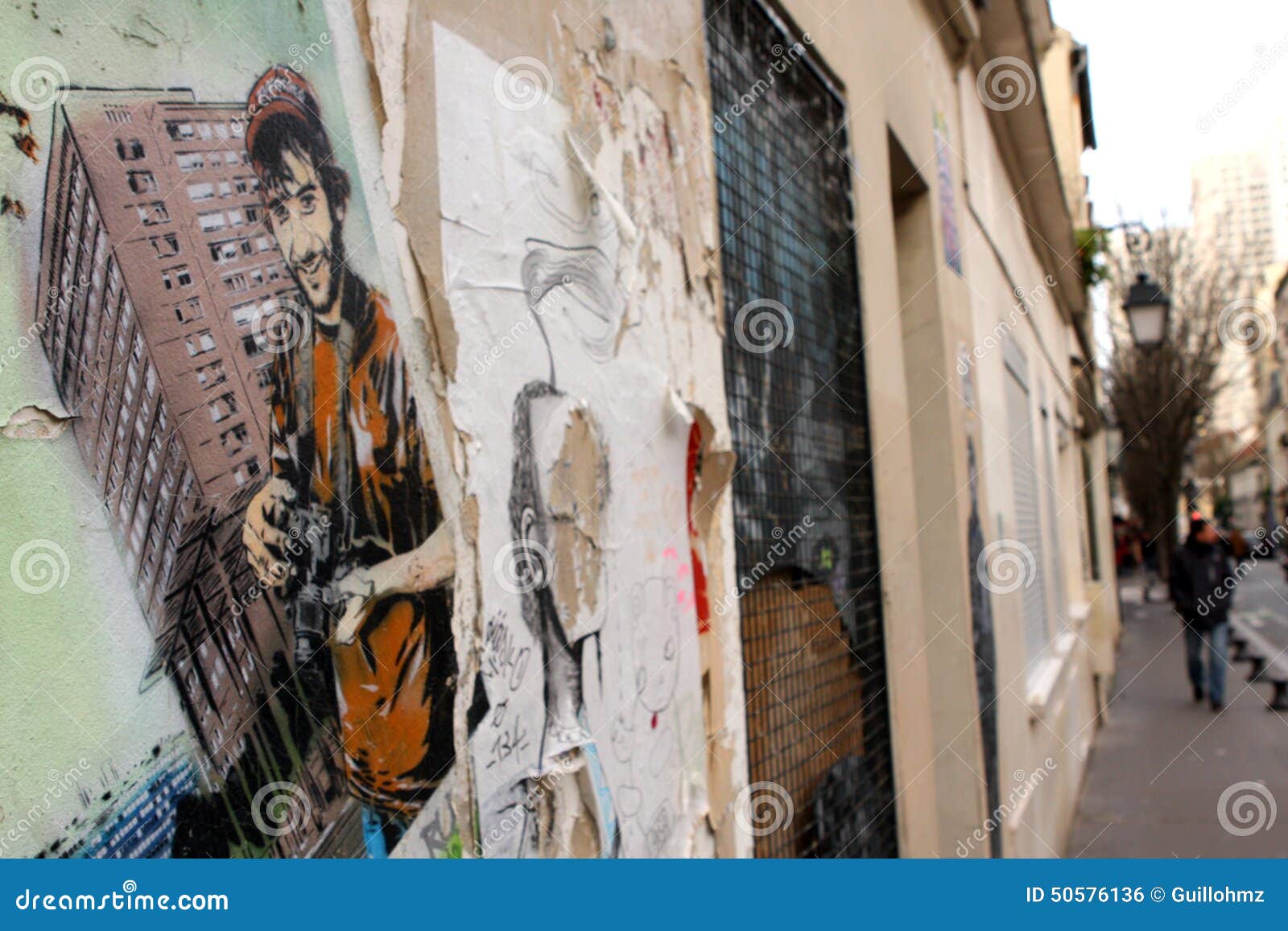 Graffitis in Paris editorial photo. Image of painter 50576136