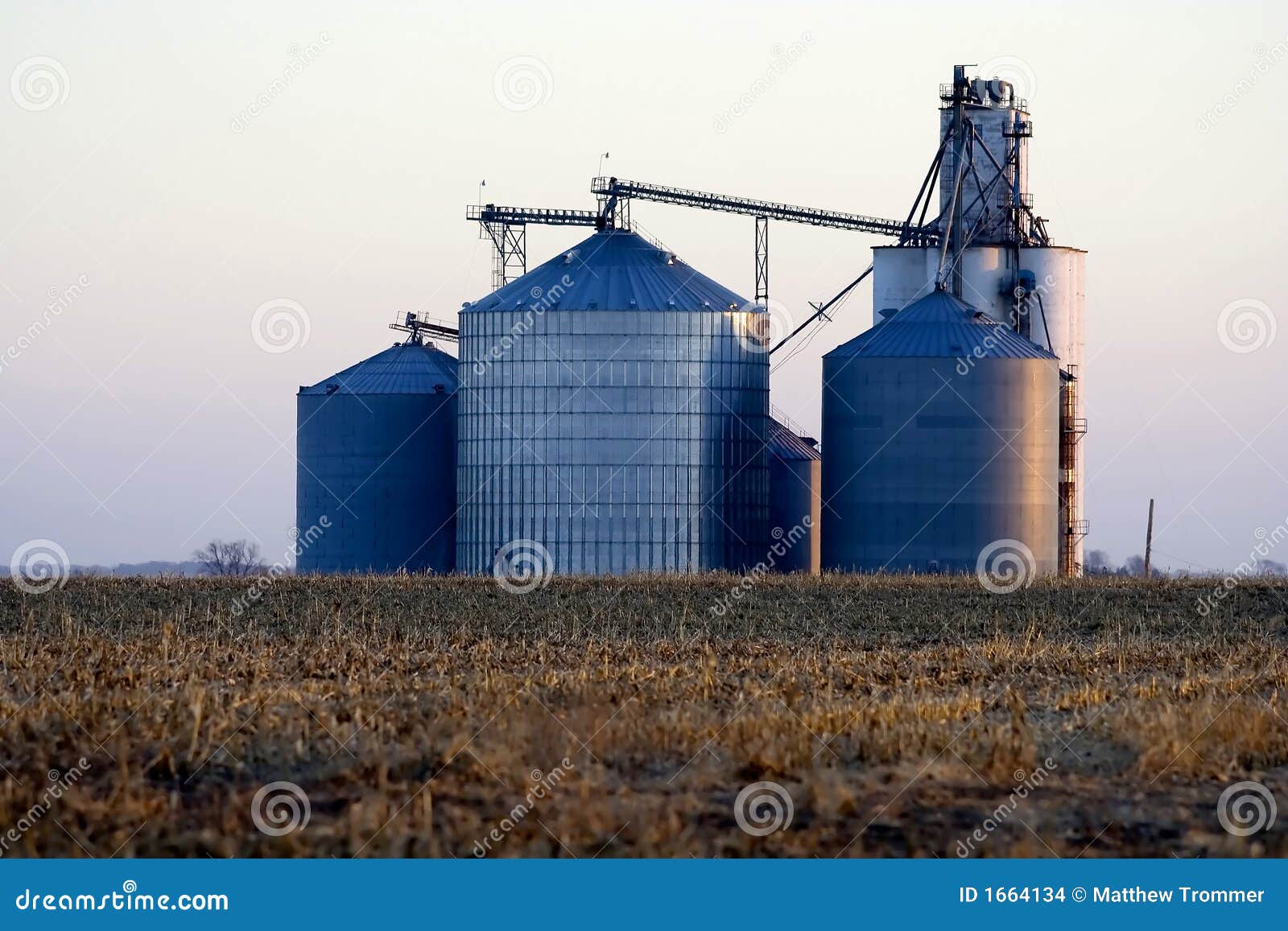 grain elevator in the midwest united states