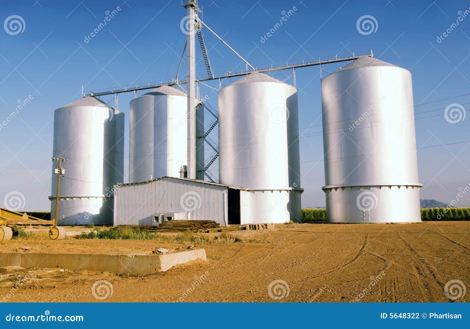 Grain Silo On Farm In Gilbrt,AZ Stock Photo - Image: 5648322