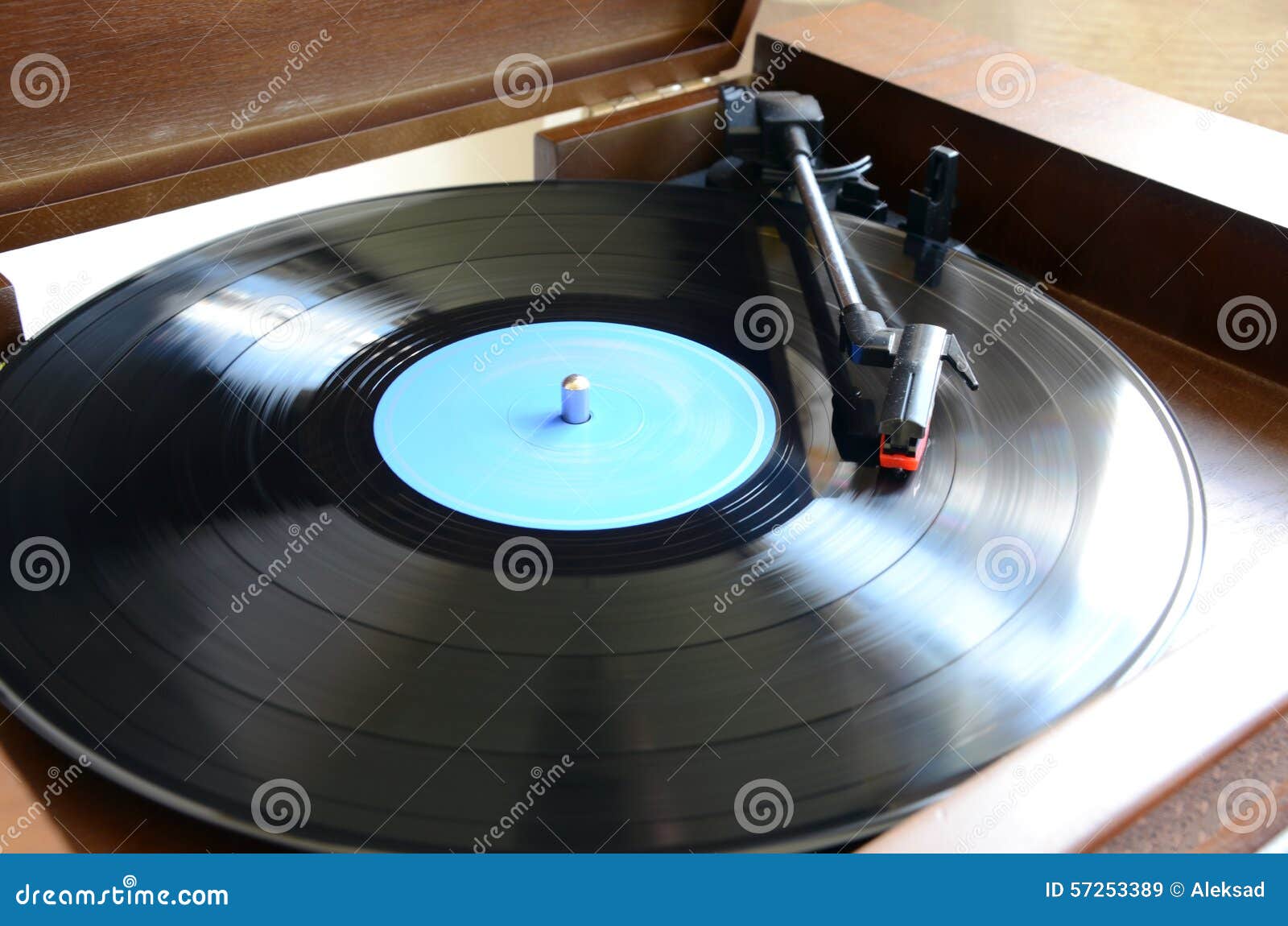 Grammophon mit Langspielplatte