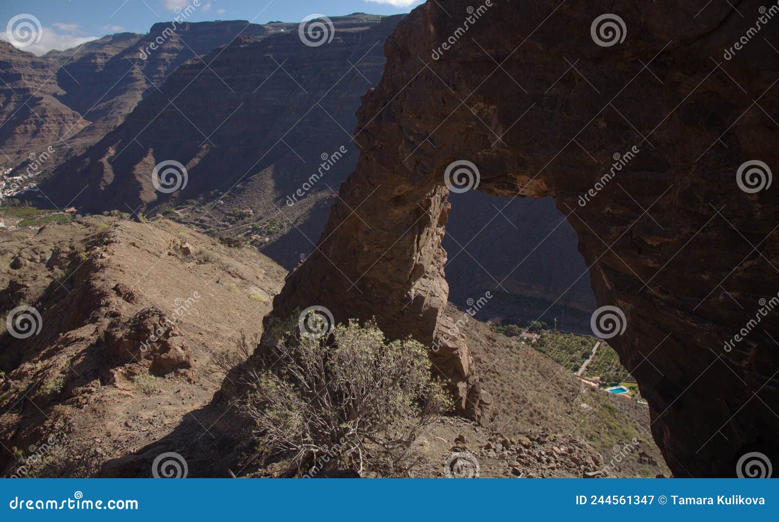 gran canaria, landscape of the southern part of the island along barranco de arguineguÃÂ­n steep and deep ravine