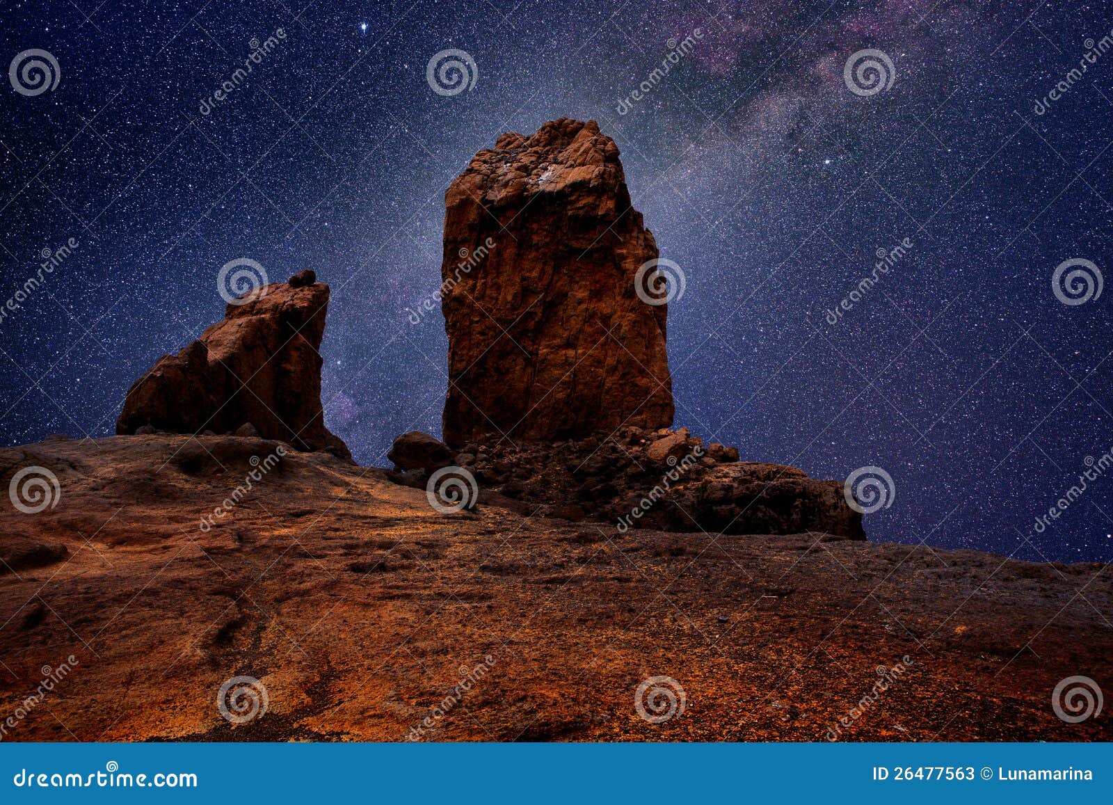 gran canaria roque nublo in night stars light