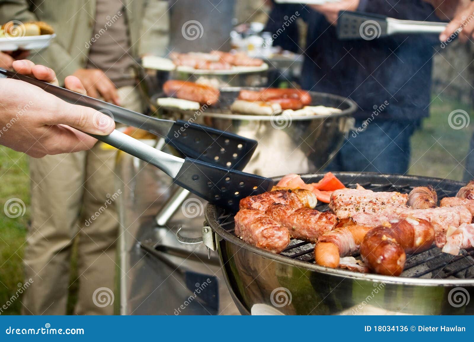 Grand barbecue photo stock. Image du fermer, chaud, cuisinier 18034136