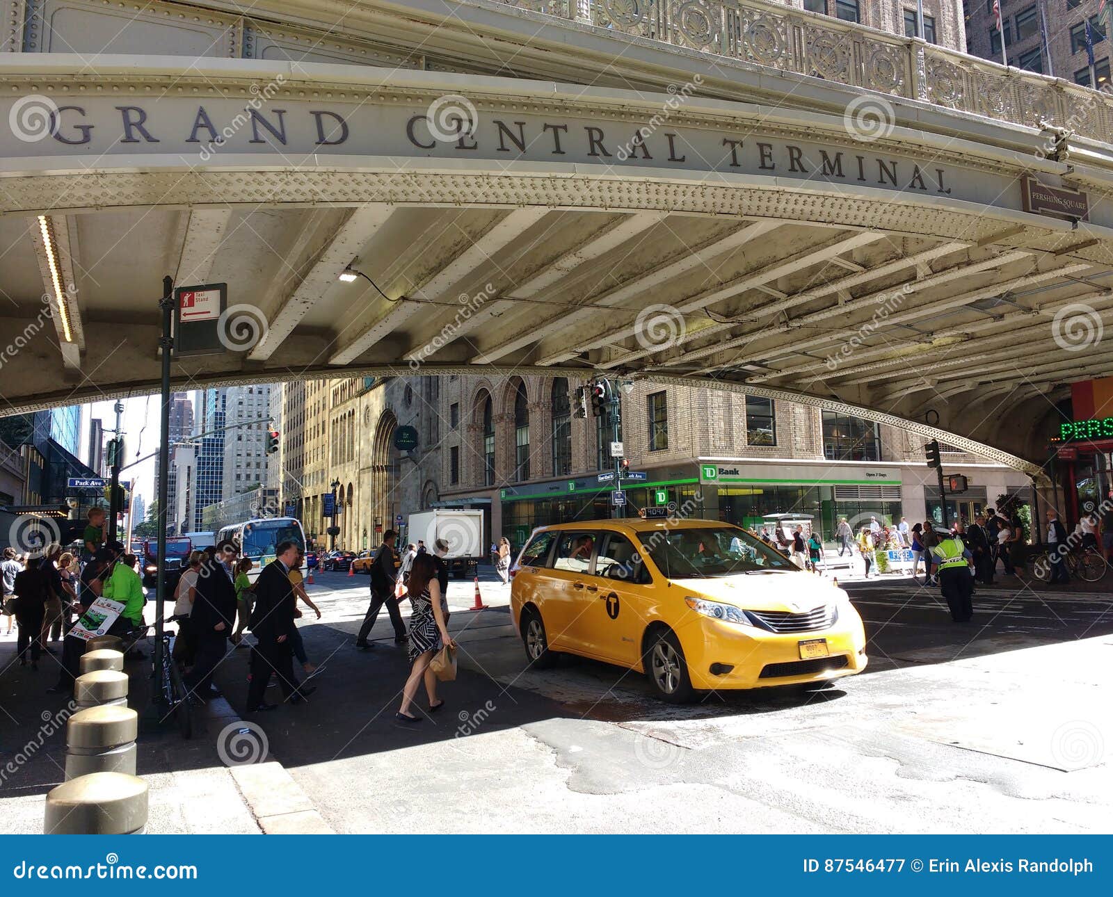 Grand Central Terminal Grand Central Station Park Avenue Viaduct Pershing Square Viaduct New York City Nyc Ny Usa Editorial Photography Image Of Commuters City 87546477
