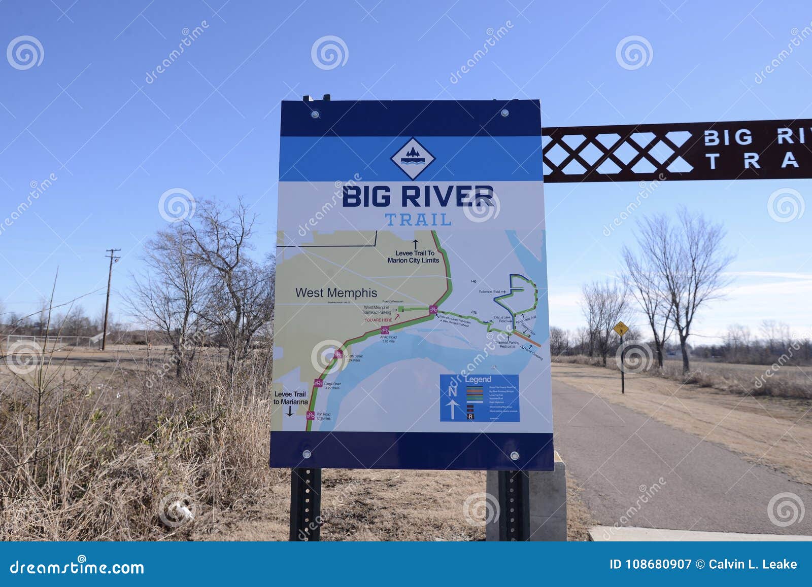 Grand diagramme de traînée de rivière, Memphis occidental, Arkansas. La grande traînée de rivière s'étend de Memphis, Tennessee Marianna, en Arkansas et tous les points entre Trailhead spectaculaire à la grande traversée de la rivière