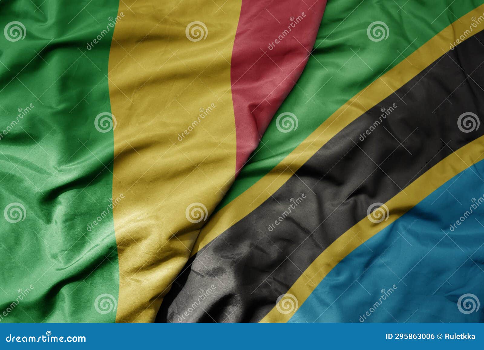 Grand Drapeau National Coloré Du Mali Et Drapeau National De La Tanzanie  Photo stock - Image du amitié, lame: 295863006