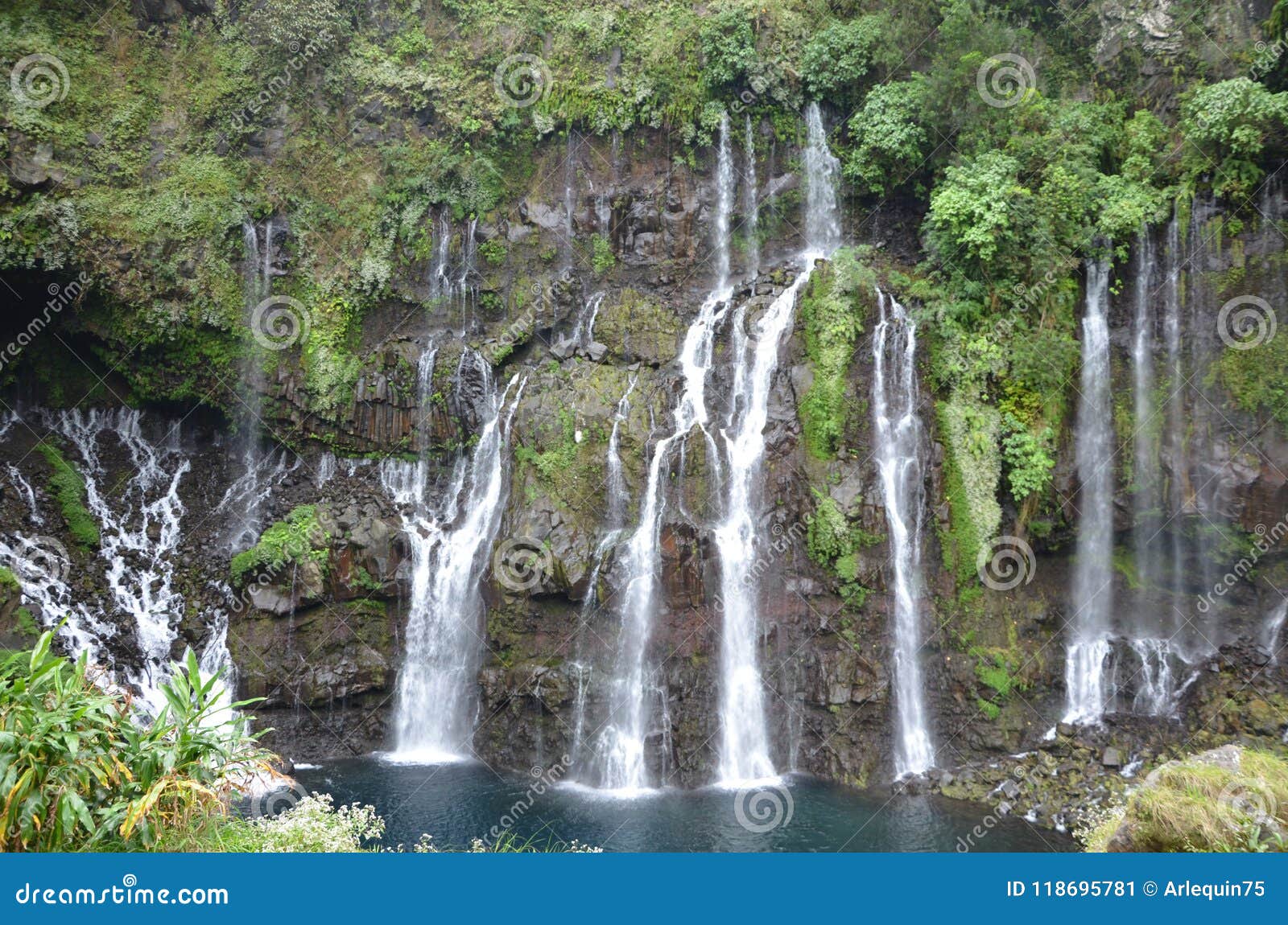 grand galet falls in the island of reunion