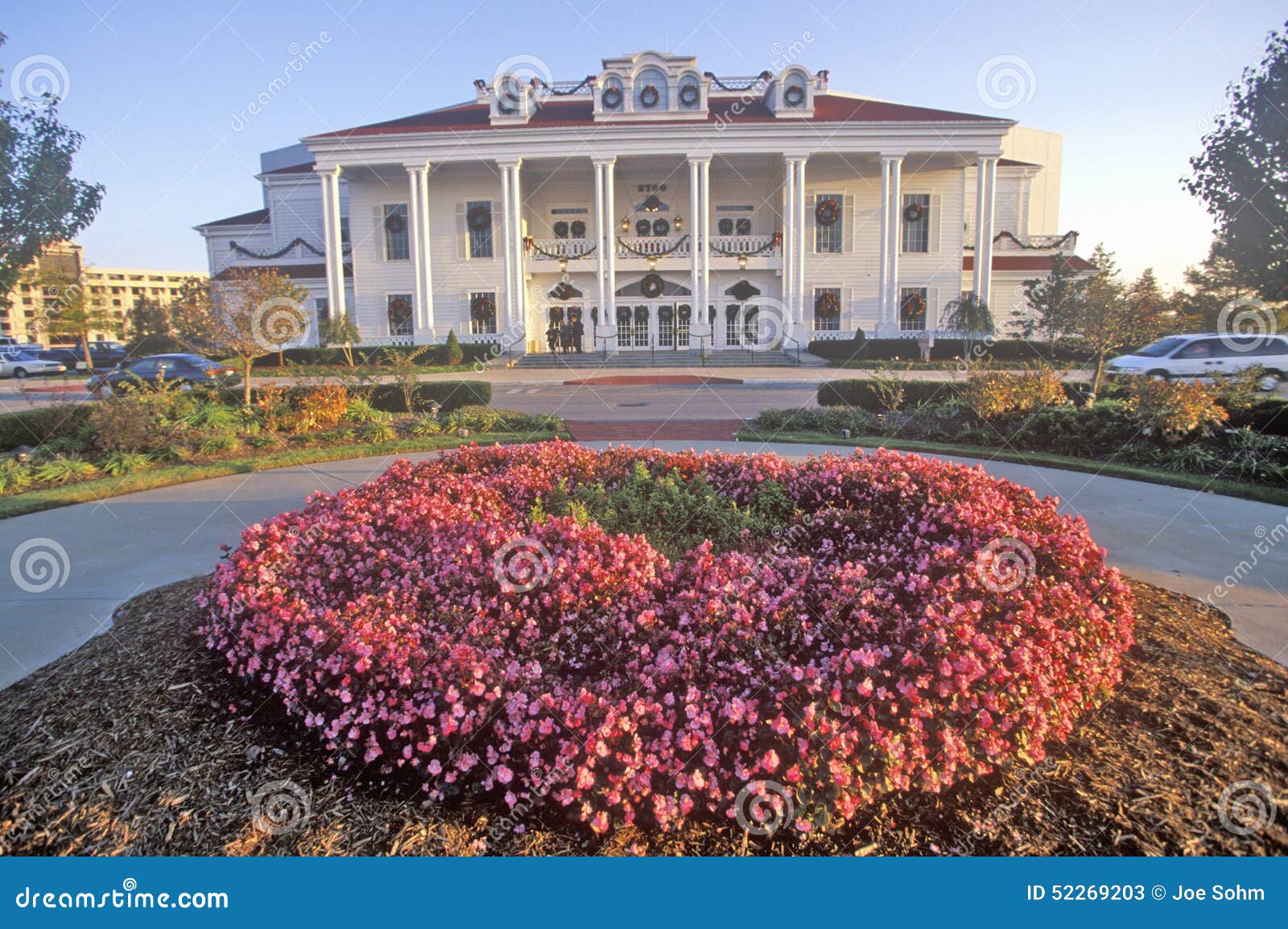 the grand palace, ozark mountain entertainment center, branson, mo
