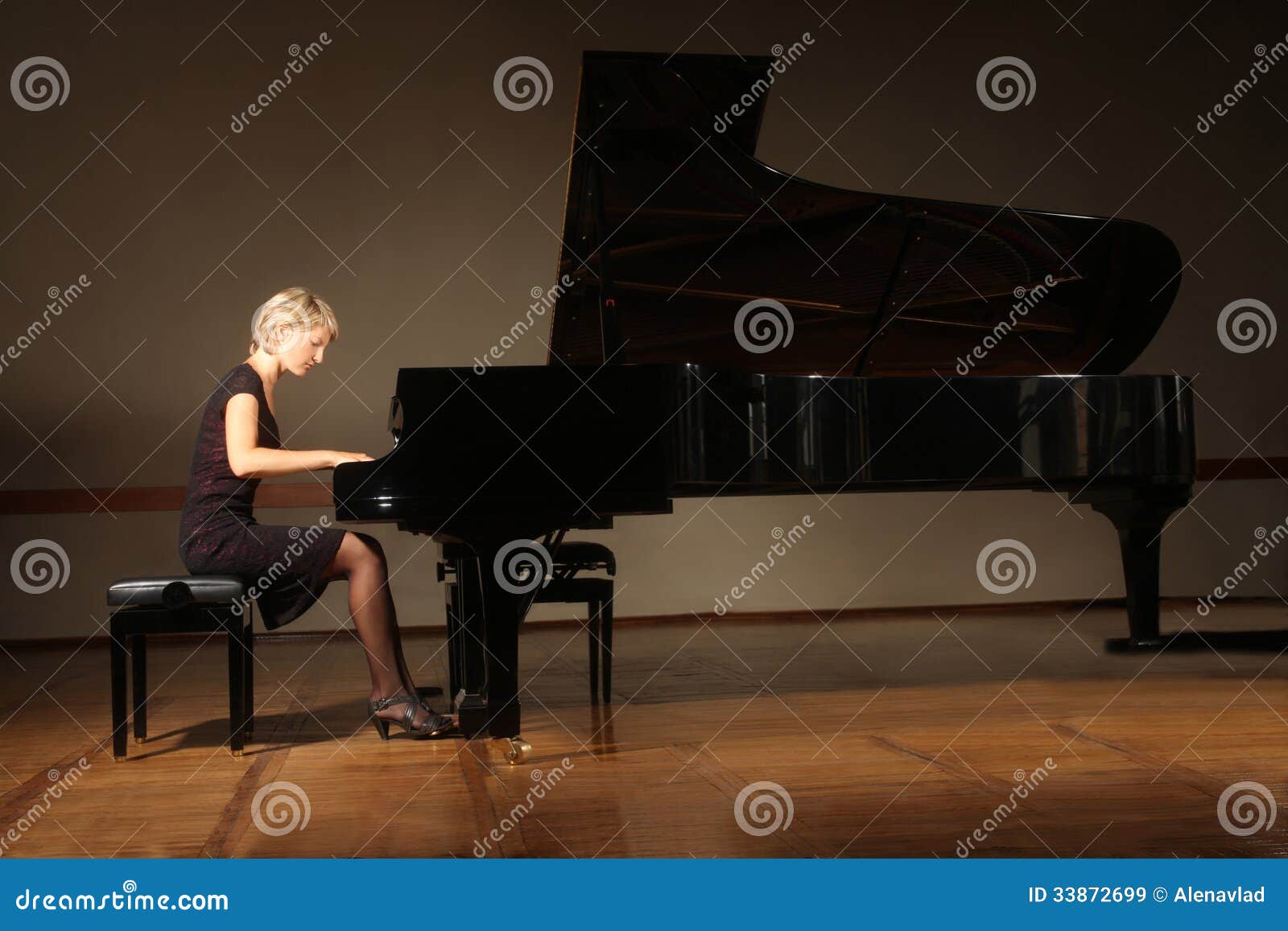 grand piano pianist playing concert