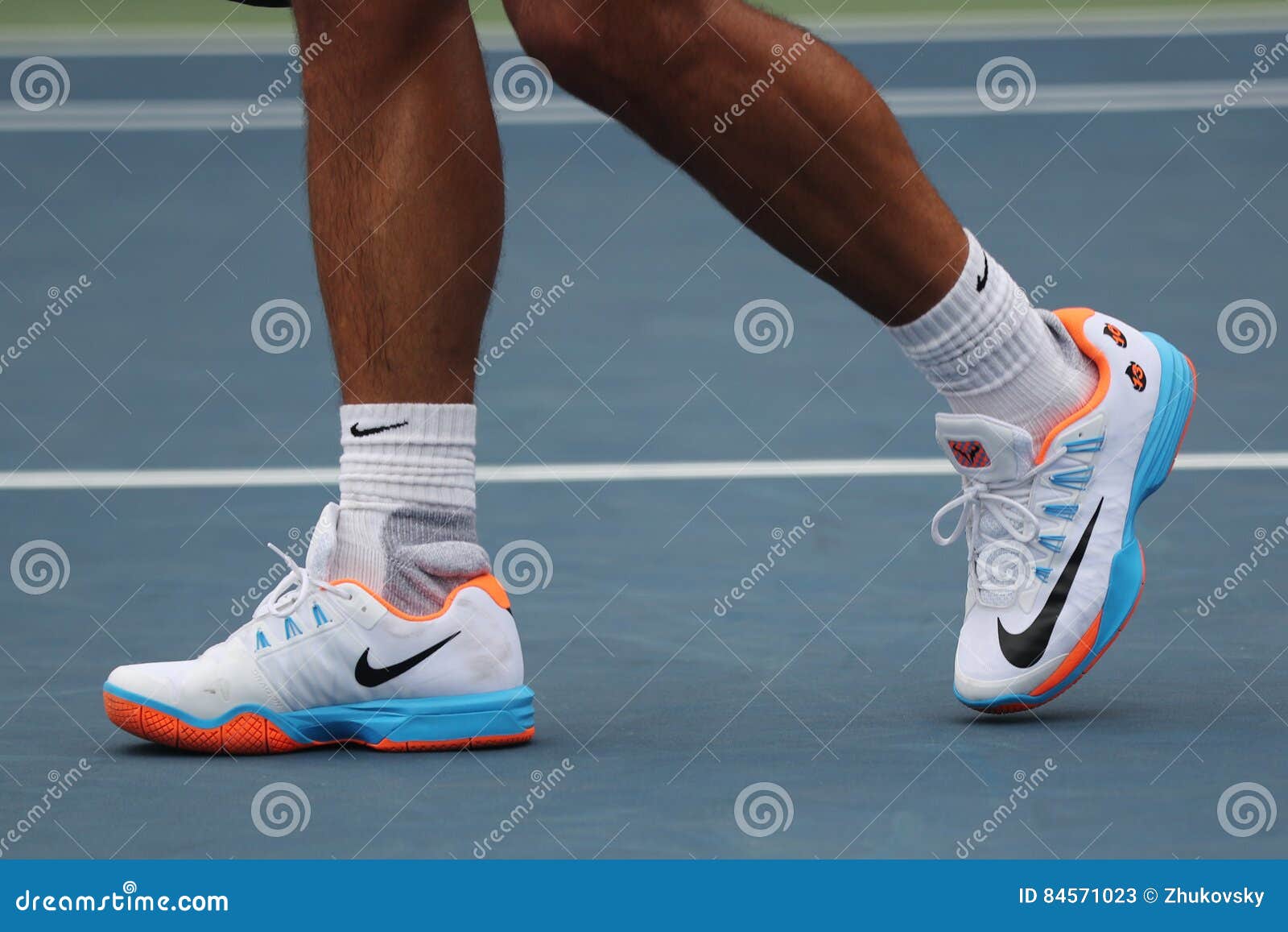 bordillo montón cambiar Grand Slam Champion Rafael Nadal of Spain Wears Custom Nike Tennis Shoes  during Practice for US Open 2016 Editorial Stock Photo - Image of rafa,  king: 84571023